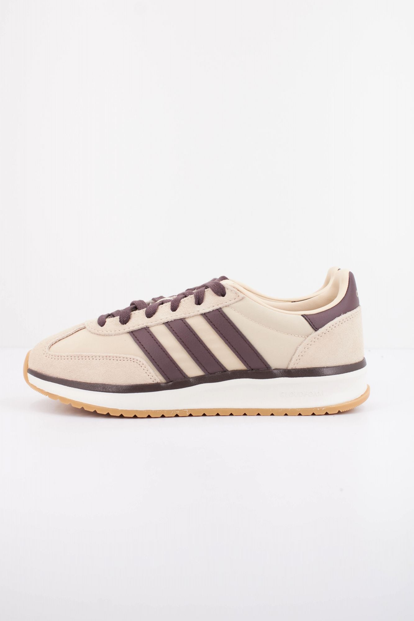 ADIDAS RUN 70S 2.0 en color BEIS (1)