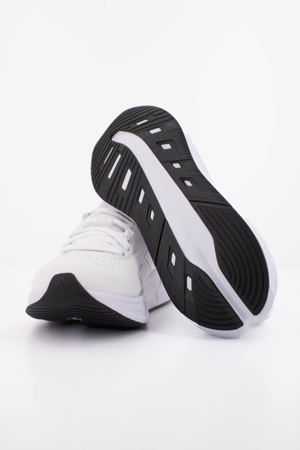 ADIDAS QUESTAR 3 W en color BLANCO (5)