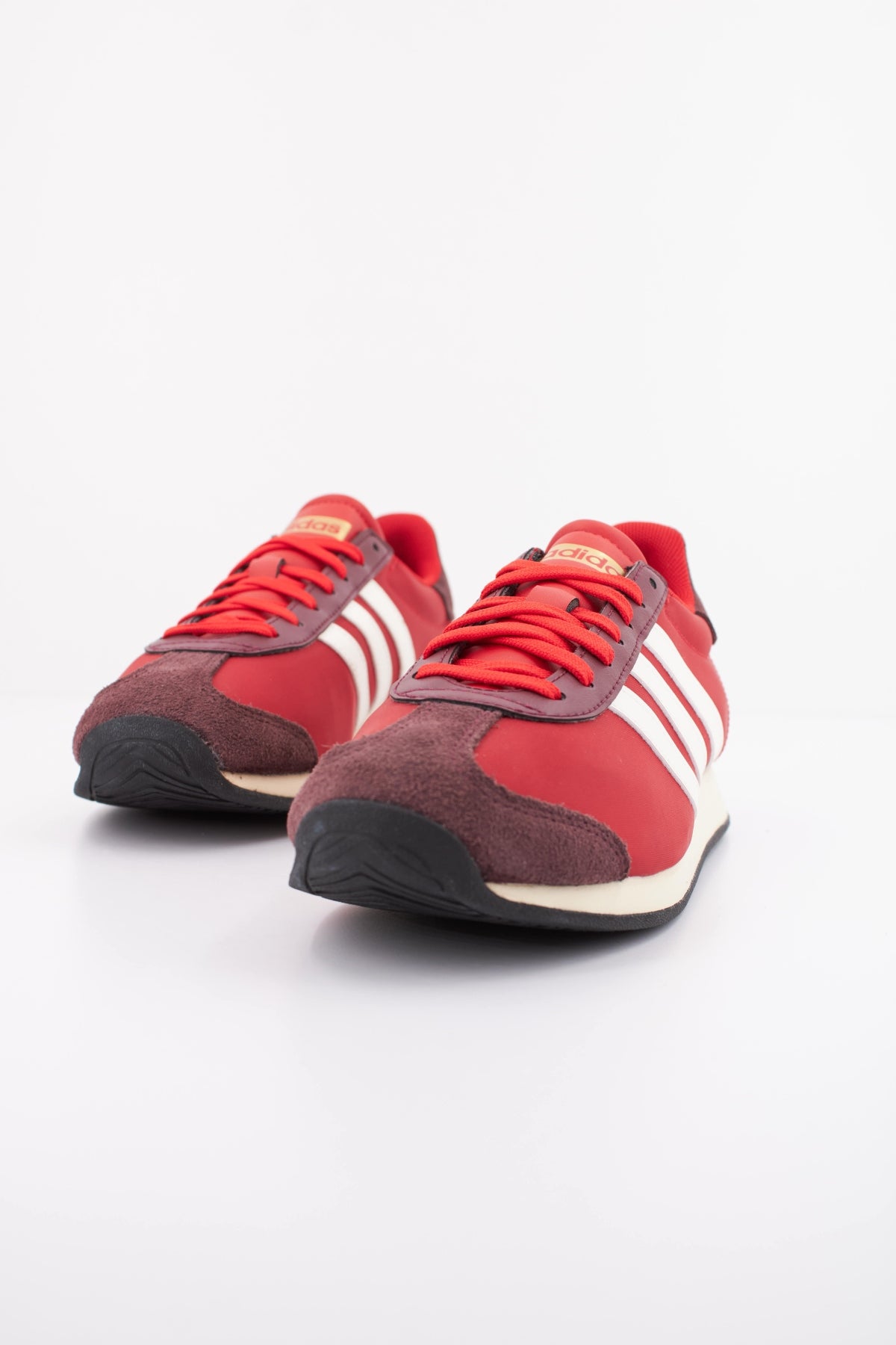 ADIDAS RUNVISTA en color ROJO (2)