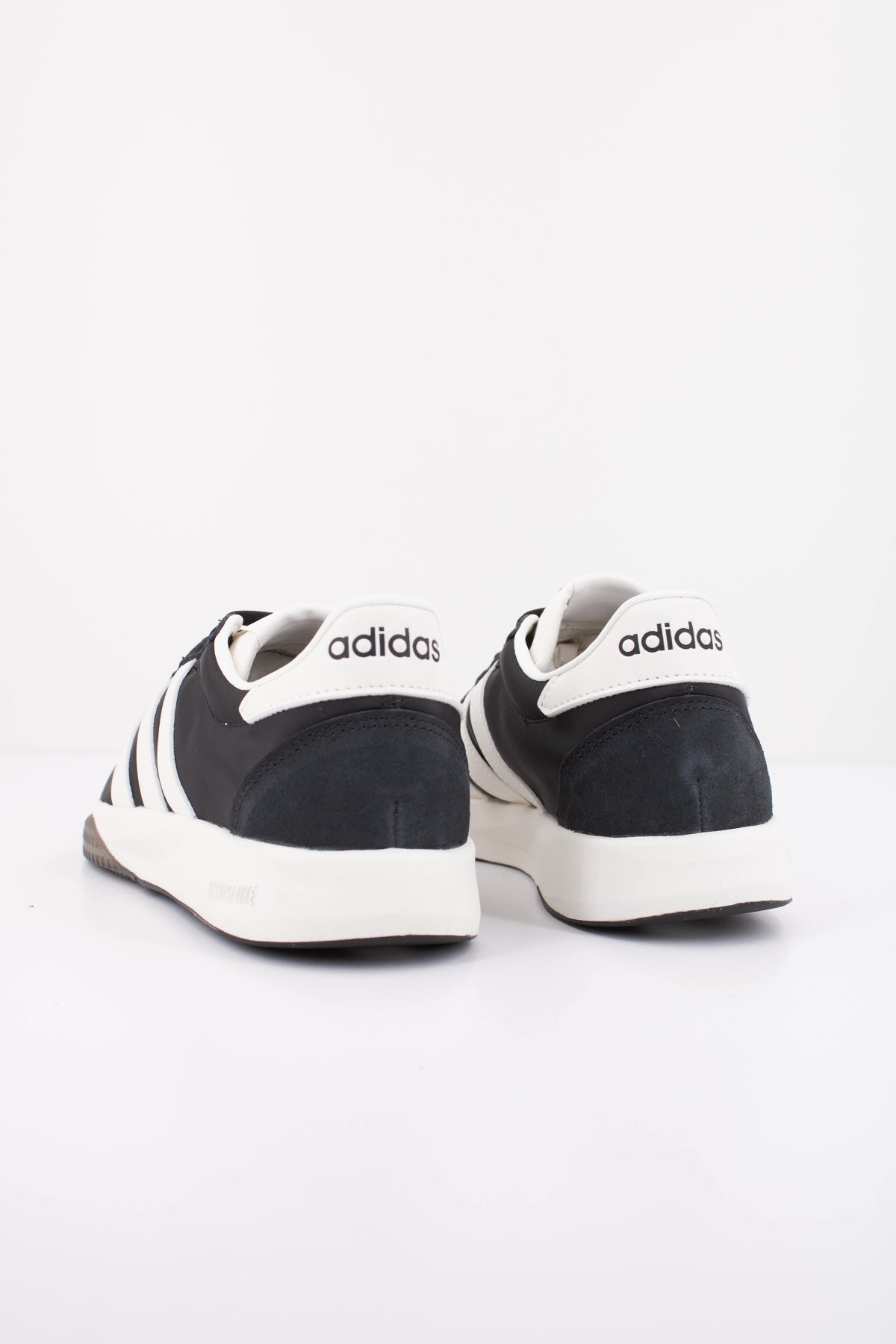 ADIDAS RUN 76 26 en color NEGRO (4)