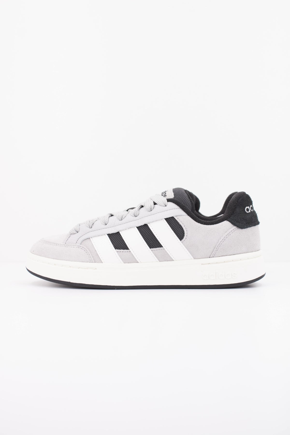ADIDAS GC ALPHA SK8 en color GRIS (1)