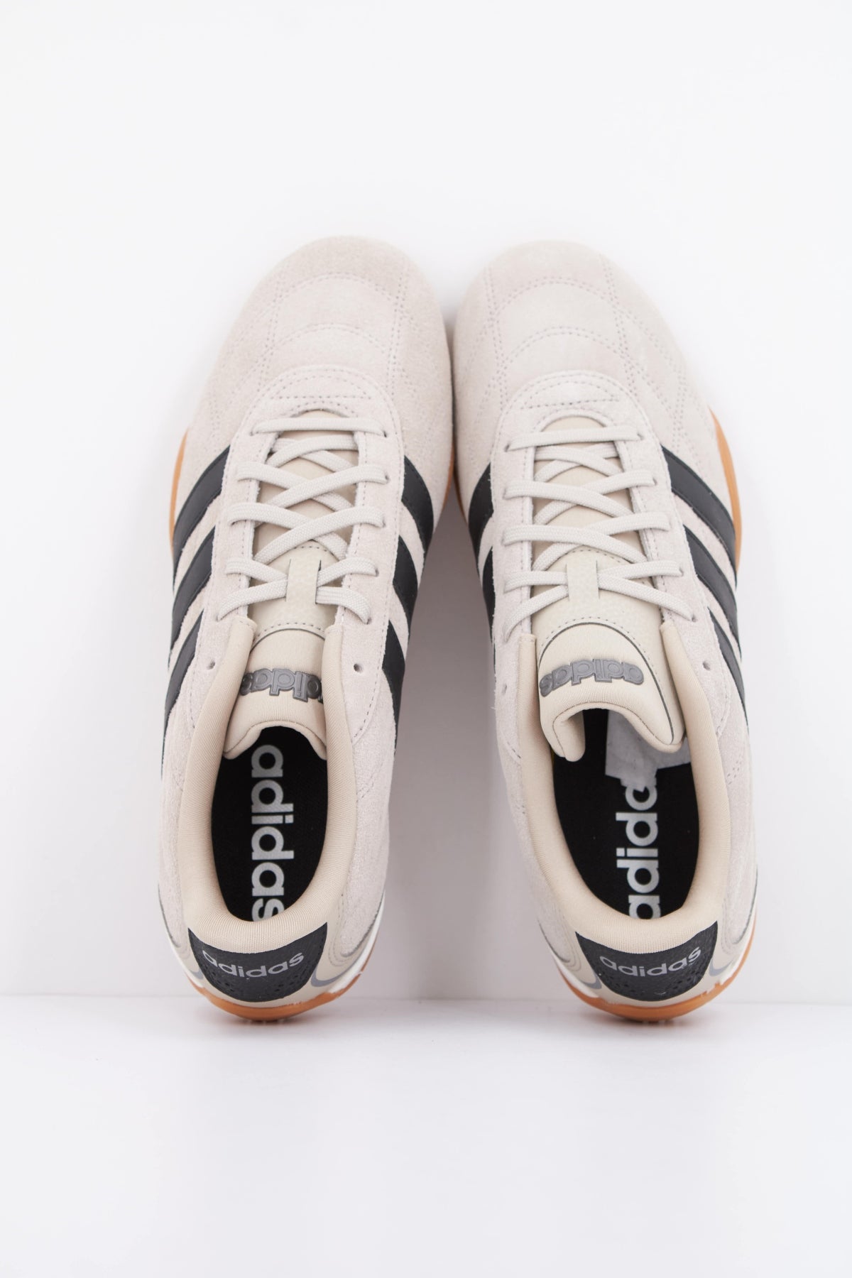 ADIDAS ADIPISTA en color BEIS (3)