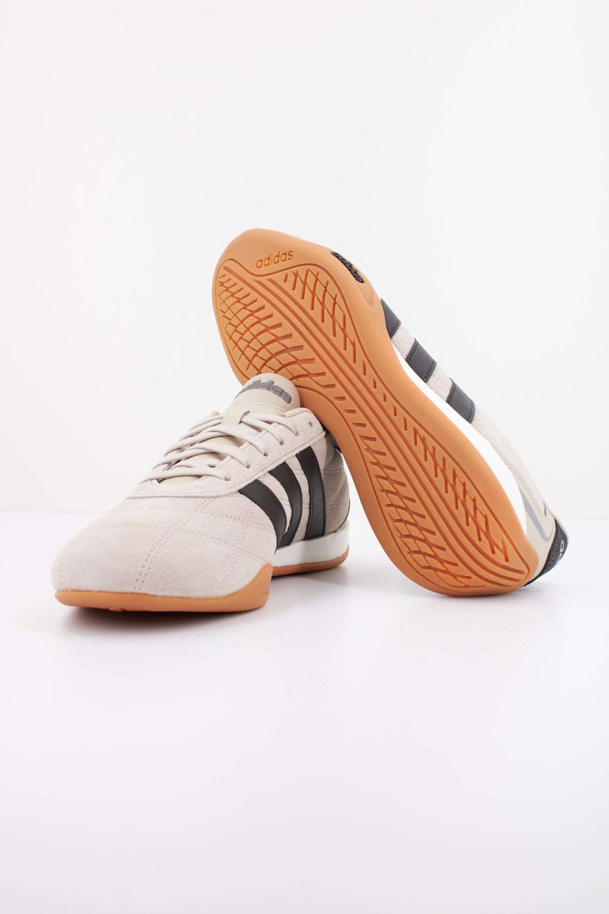 ADIDAS ADIPISTA en color BEIS (5)