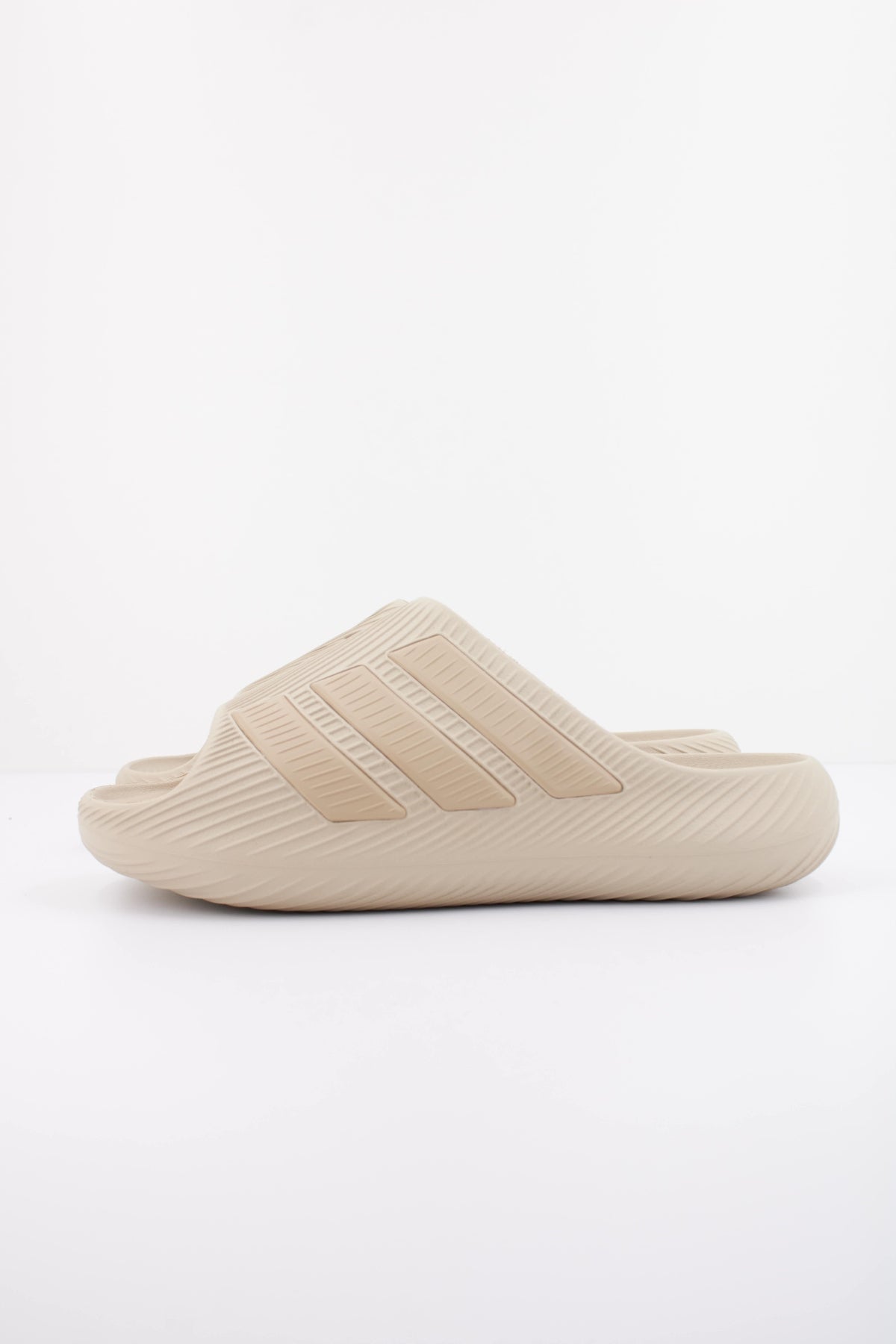 ADIDAS PURECHILL SLIDE en color BEIS (1)