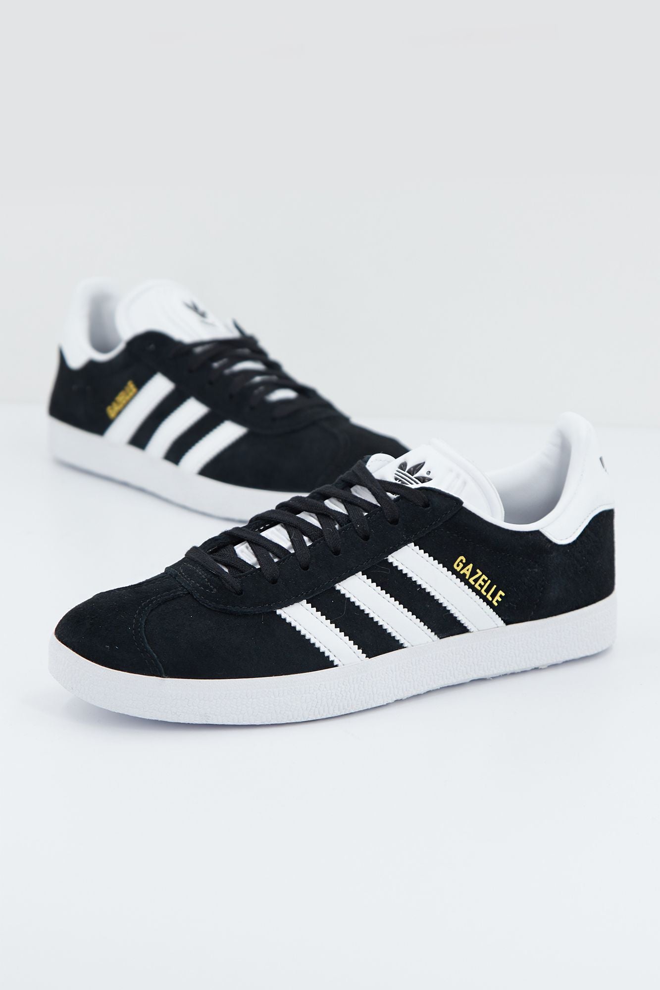 ADIDAS ORIGINALS GAZELLE en color NEGRO (1)