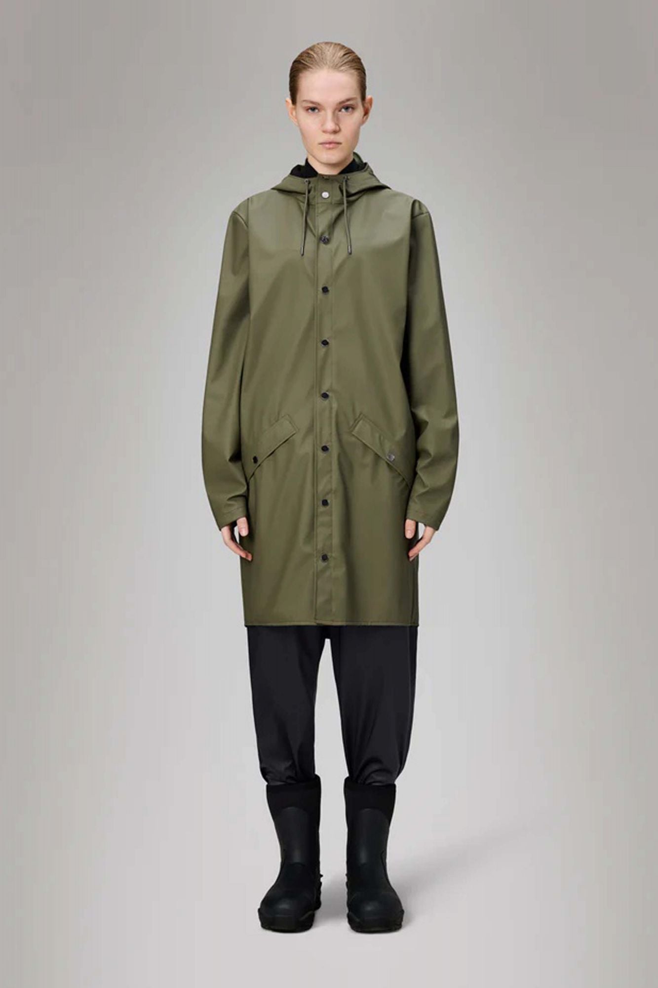 RAINS LONG JACKET W3 en color VERDE (4)