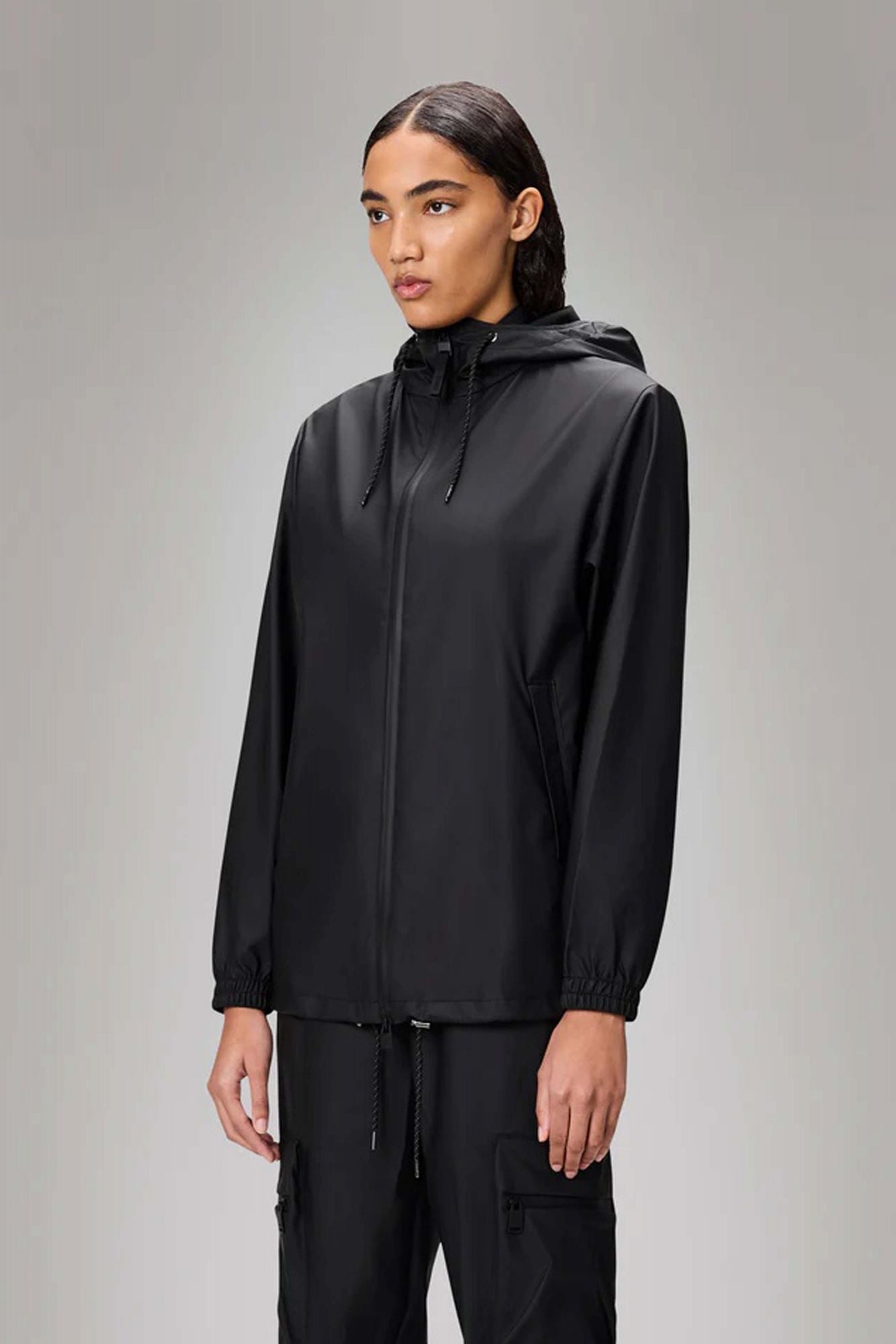 RAINS STROM BREAKER W3 en color NEGRO (1)