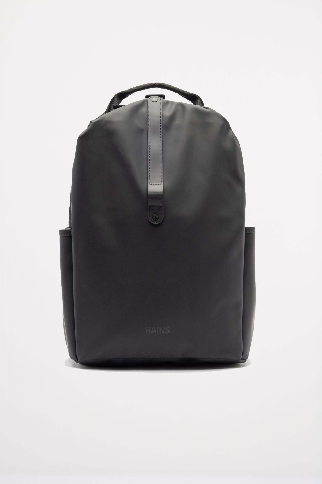RAINS CLIP FRONT BACKPACK W3 en color NEGRO (1)