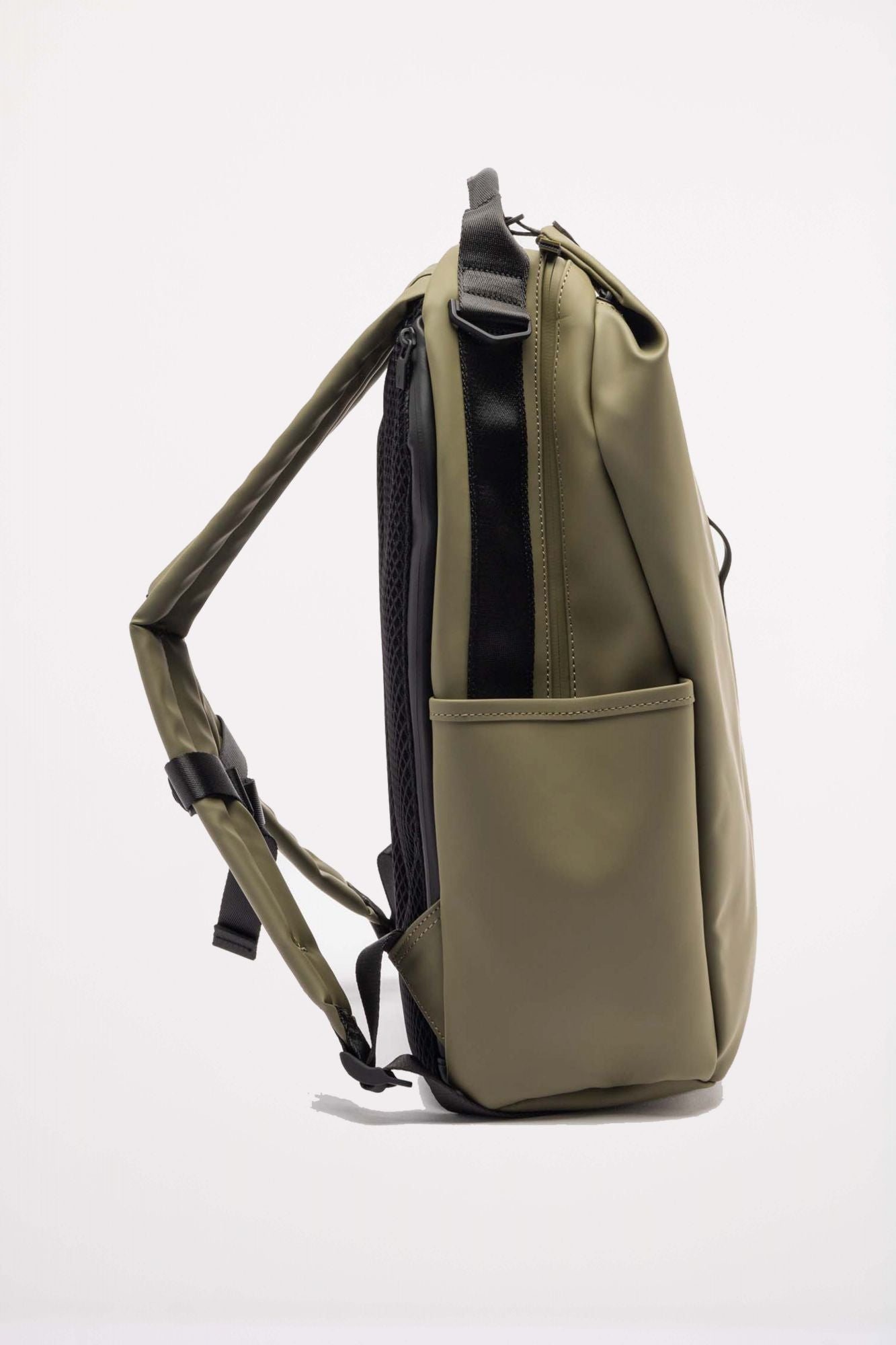 RAINS CLIP FRONT BACKPACK W3 en color VERDE (3)