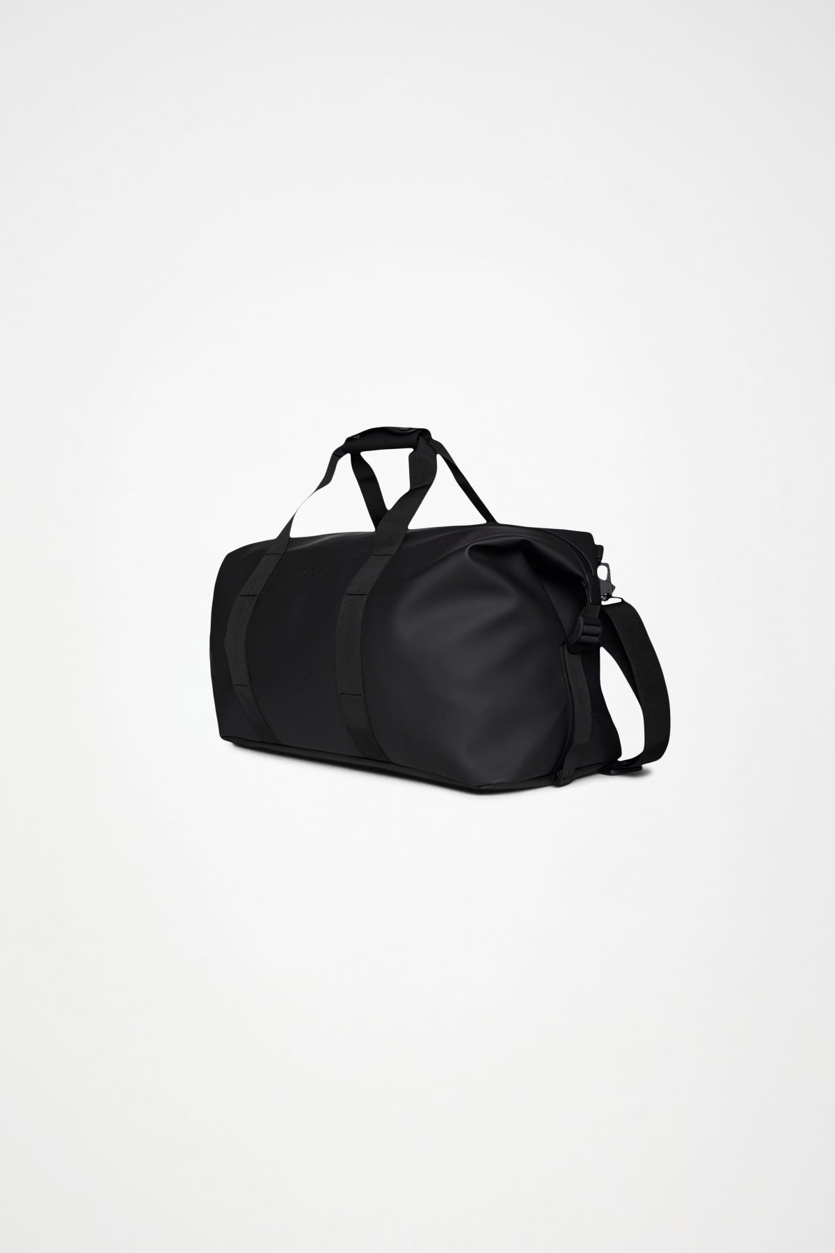 RAINS HILO WEEKEND BAG W3 en color NEGRO (2)