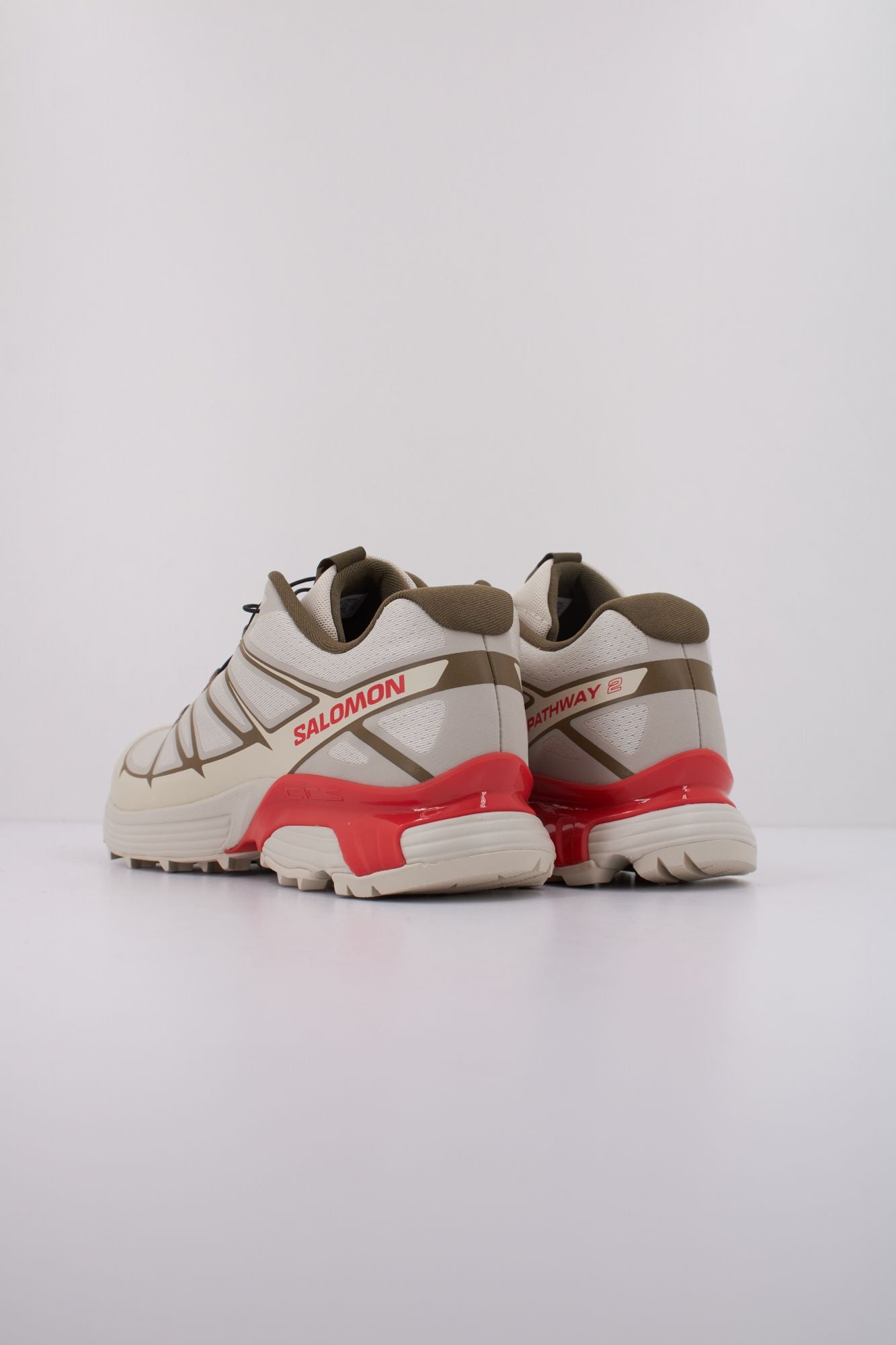 SALOMON BAJO XT PATHWAY 2 en color BEIS (4)