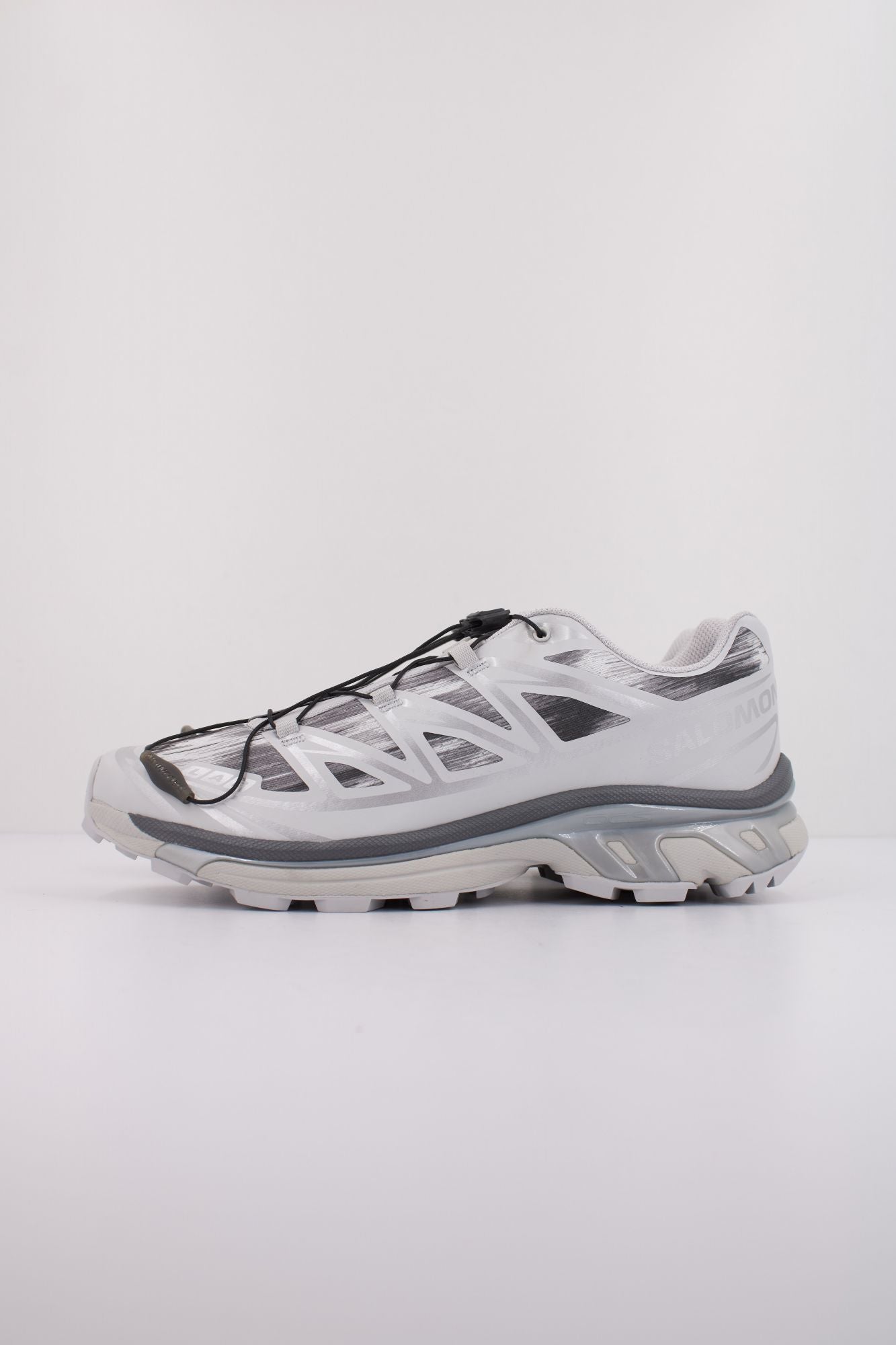 SALOMON XT 6 CAMO en color GRIS (1)