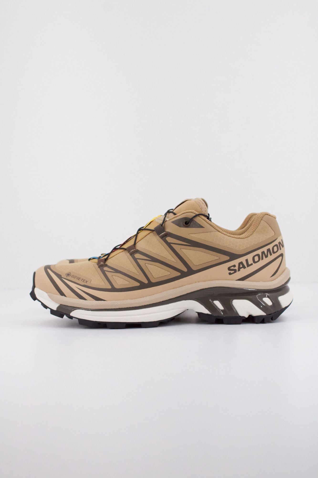 SALOMON BAJO XT 6 GTX en color MARRON (1)