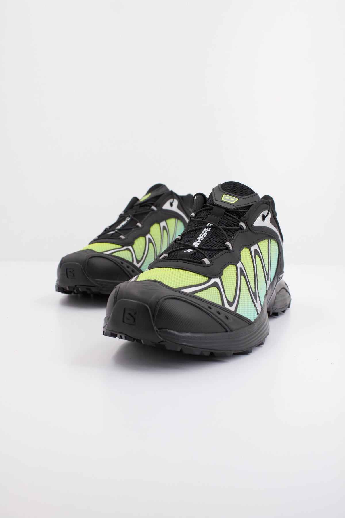 SALOMON XT WHISPER en color NEGRO (2)