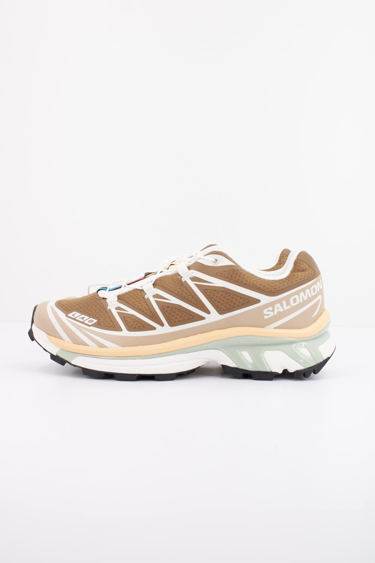 SALOMON XT 6 en color MARRON (1)