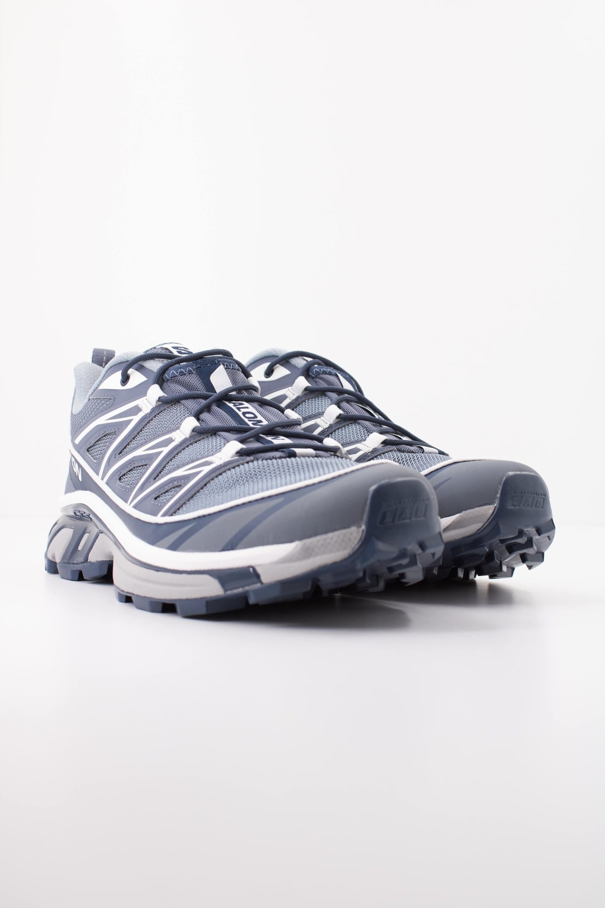 SALOMON XT 6 EXPANSE en color GRIS (2)