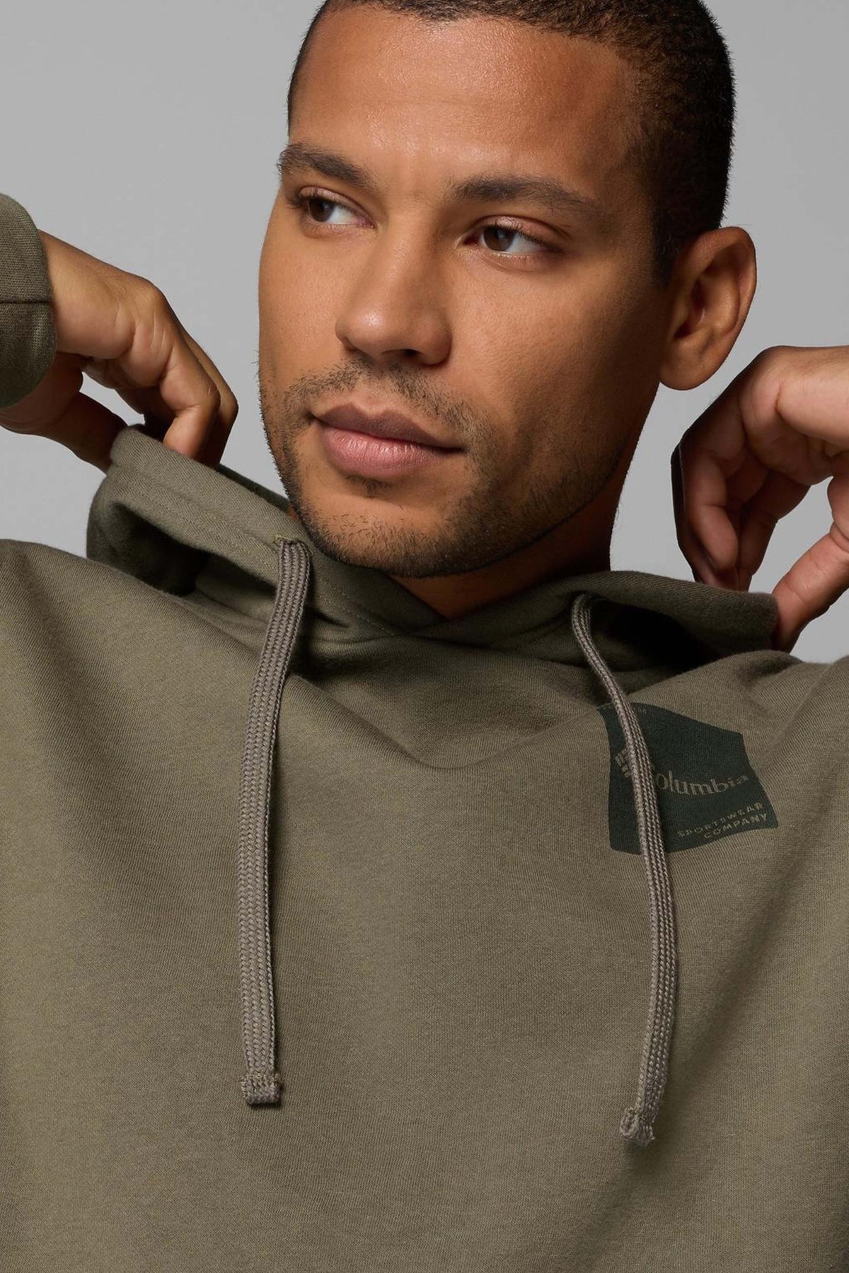 COLUMBIA TREK HOODIE en color VERDE (3)