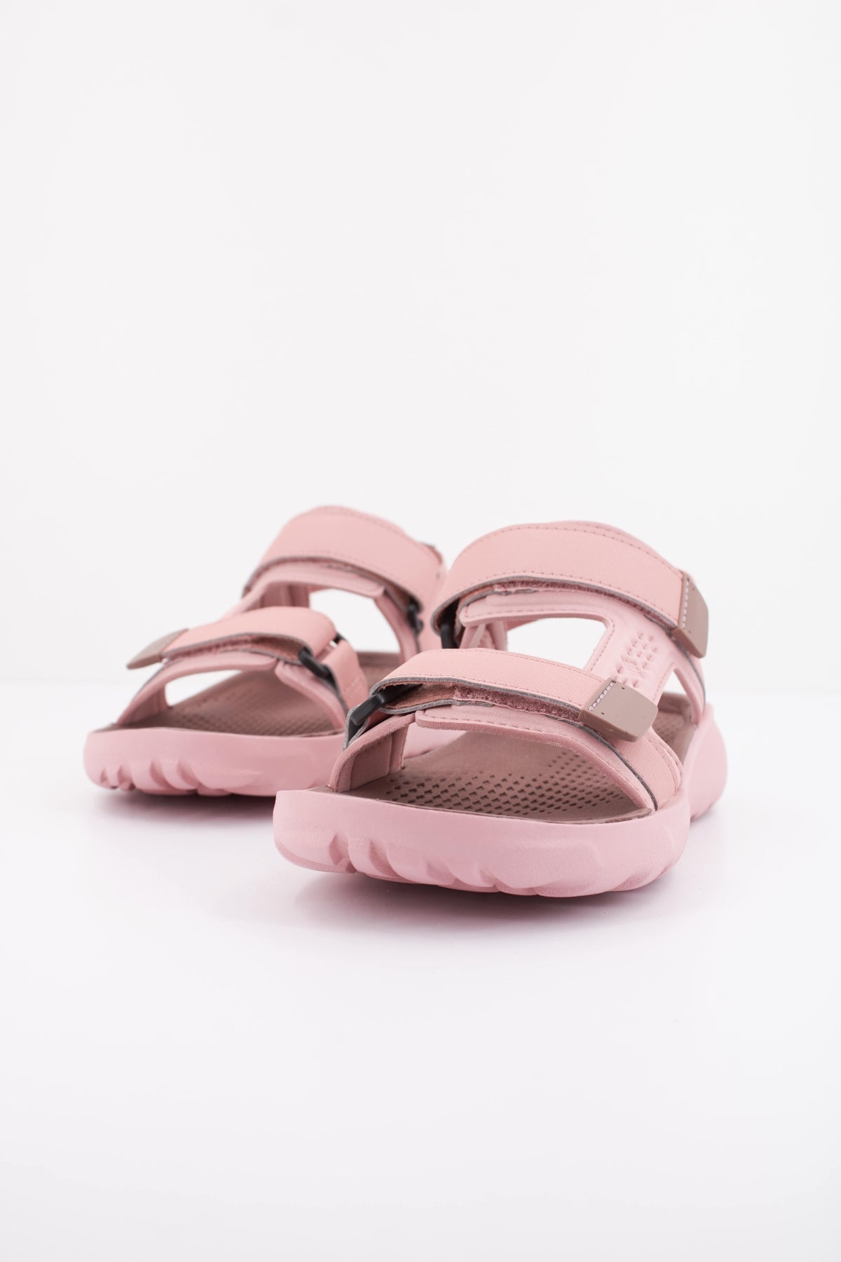 COLUMBIA PEAKFREAK ROAM SANDAL WM en color ROSA (2)