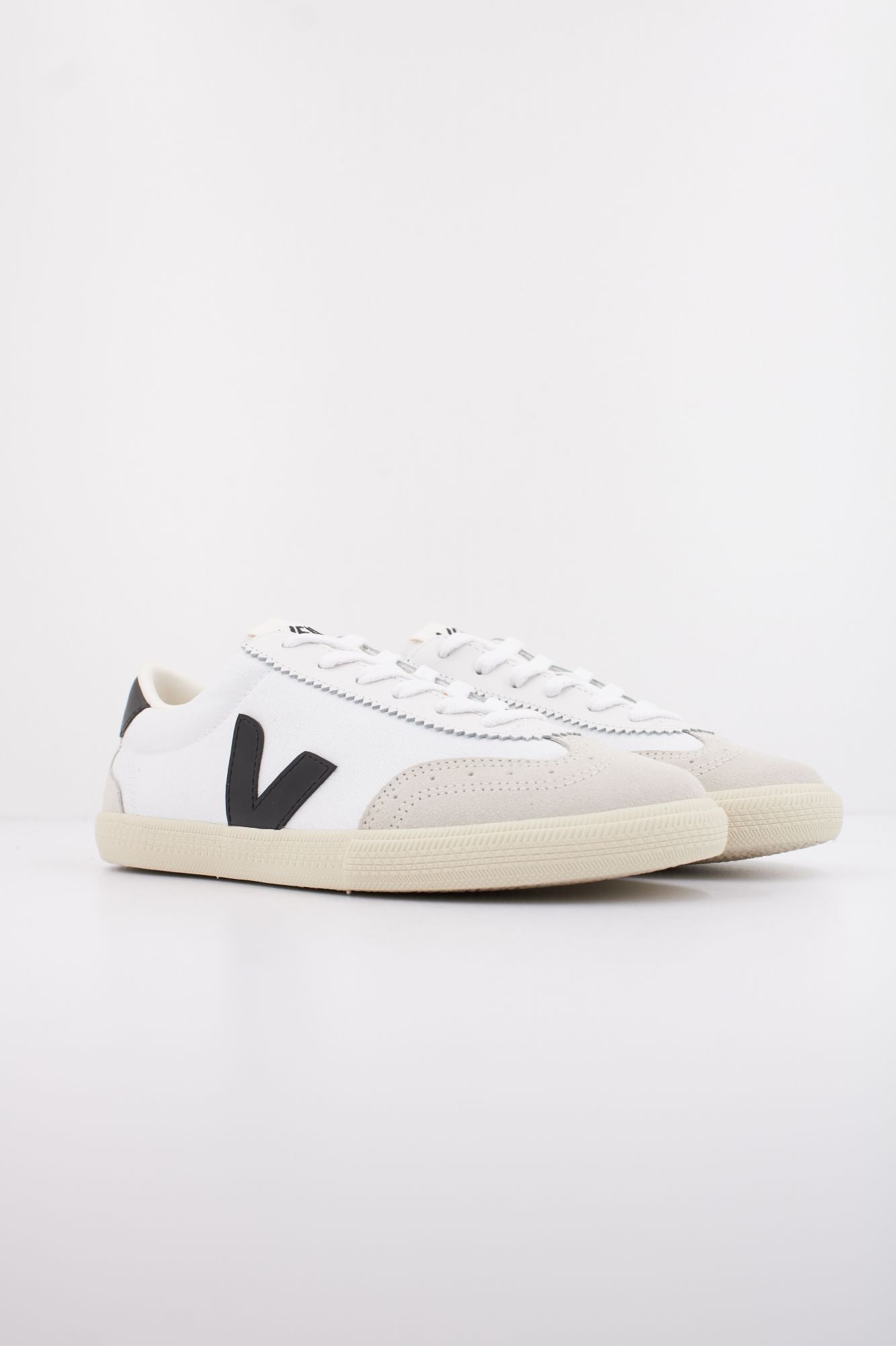 VEJA VOLLEY CANVAS en color BLANCO (2)