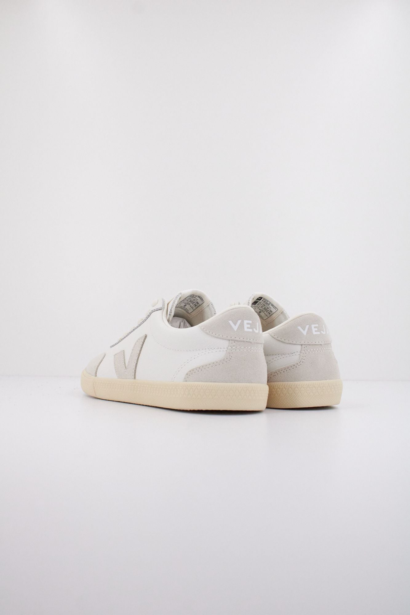 VEJA VOLLEY OT en color BLANCO (4)