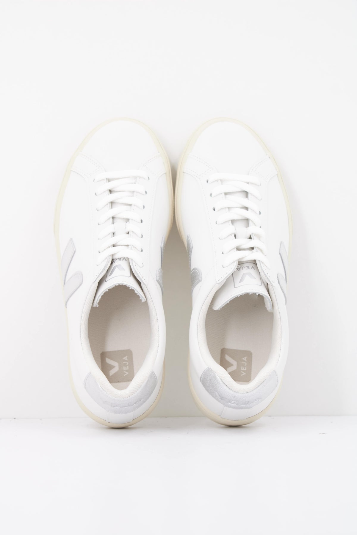 VEJA ESPLAR LOGO en color BLANCO (3)