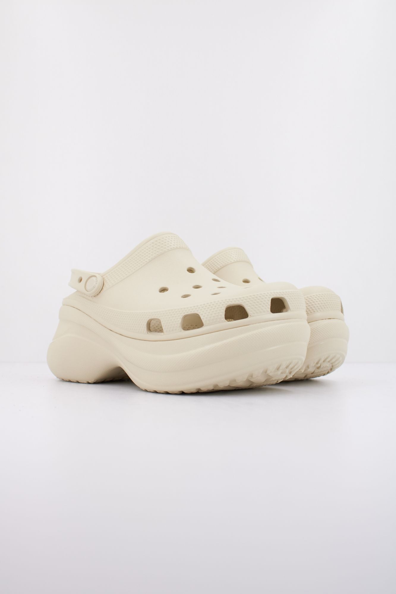 CROCS BAE CLOG en color BEIS (2)