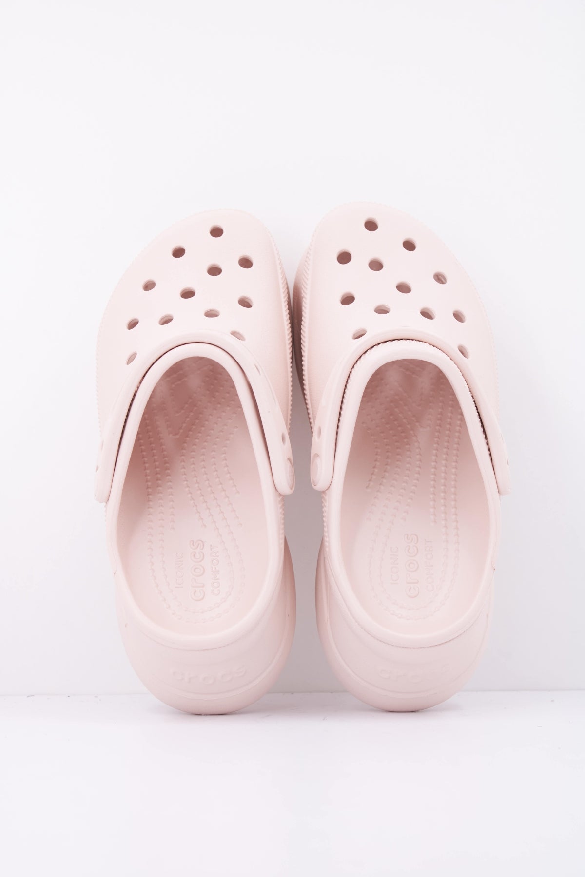 CROCS BAE CLOG en color ROSA (3)