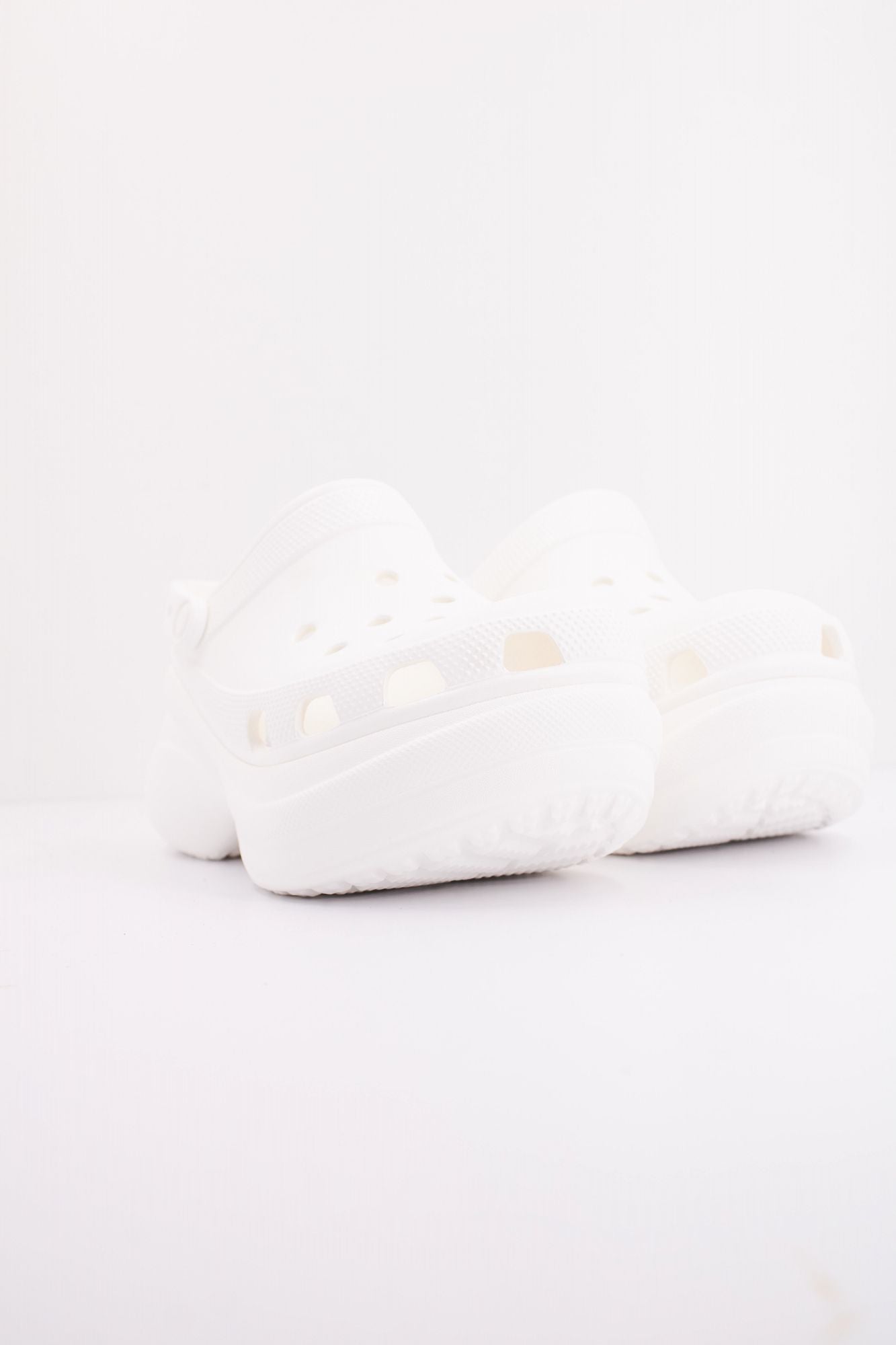 CROCS BAE CLOG en color BLANCO (2)
