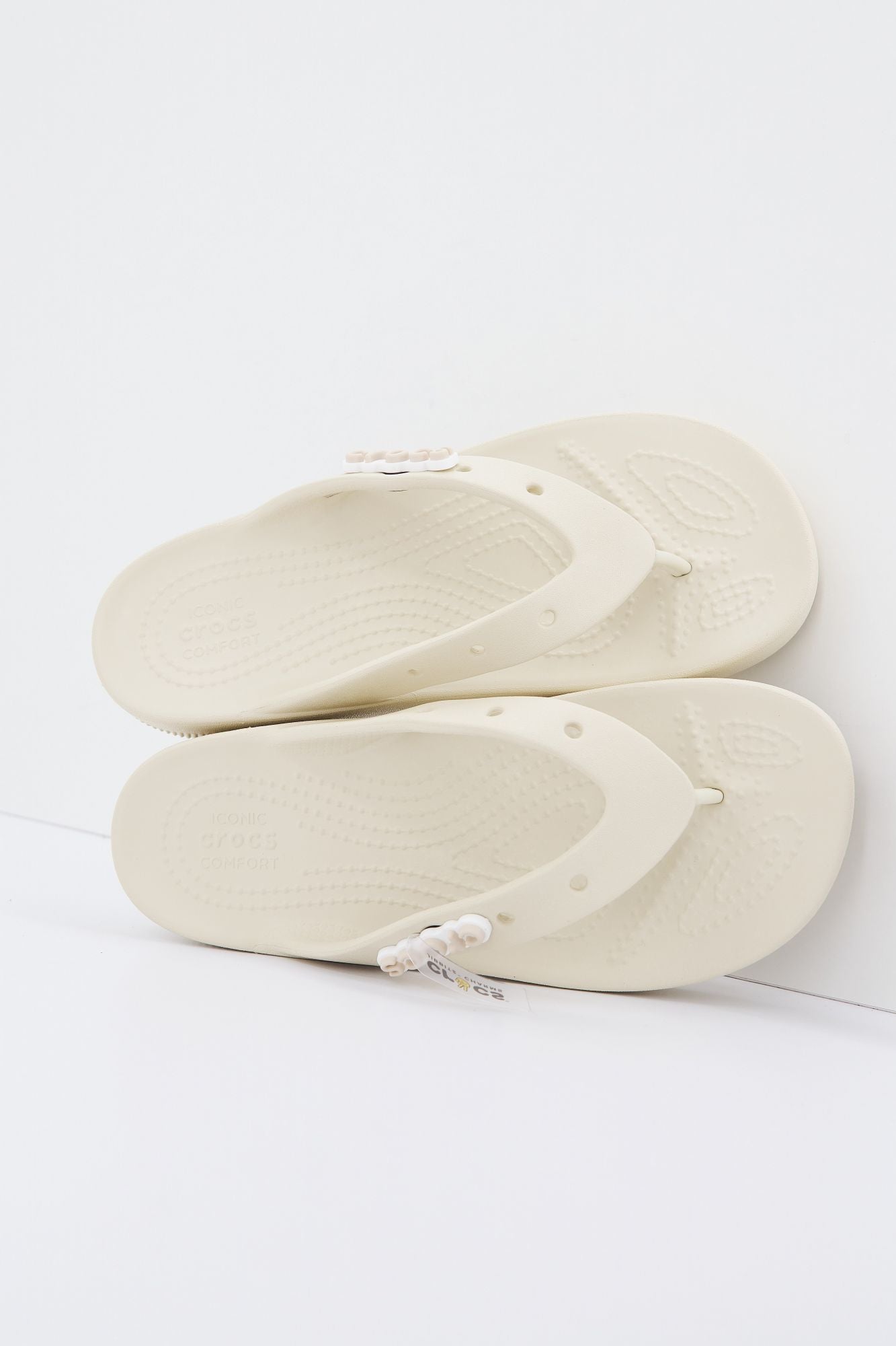 CROCS CLASSIC en color BEIS (3)