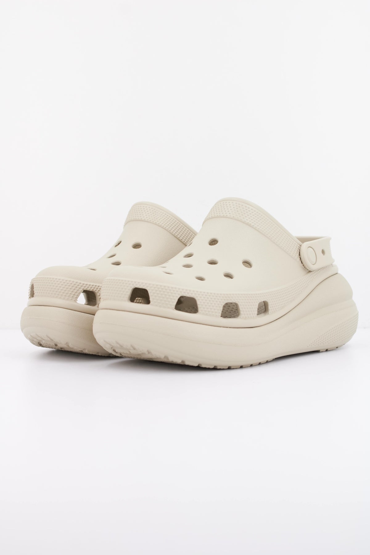 CROCS CRUSH CLOG en color MARRON CLARO (2)
