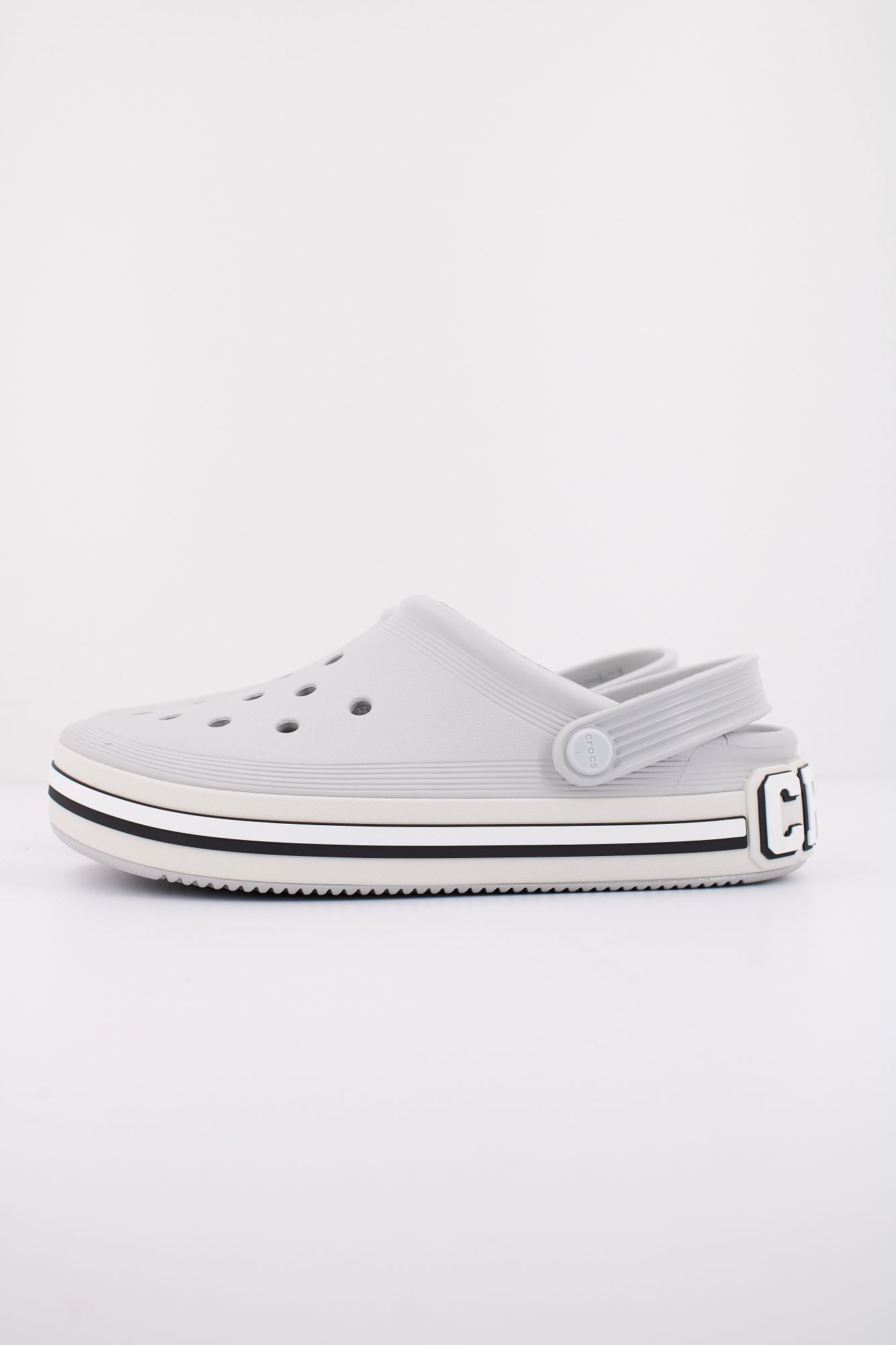 CROCS OFF COURT LOGO CLOG en color GRIS (1)