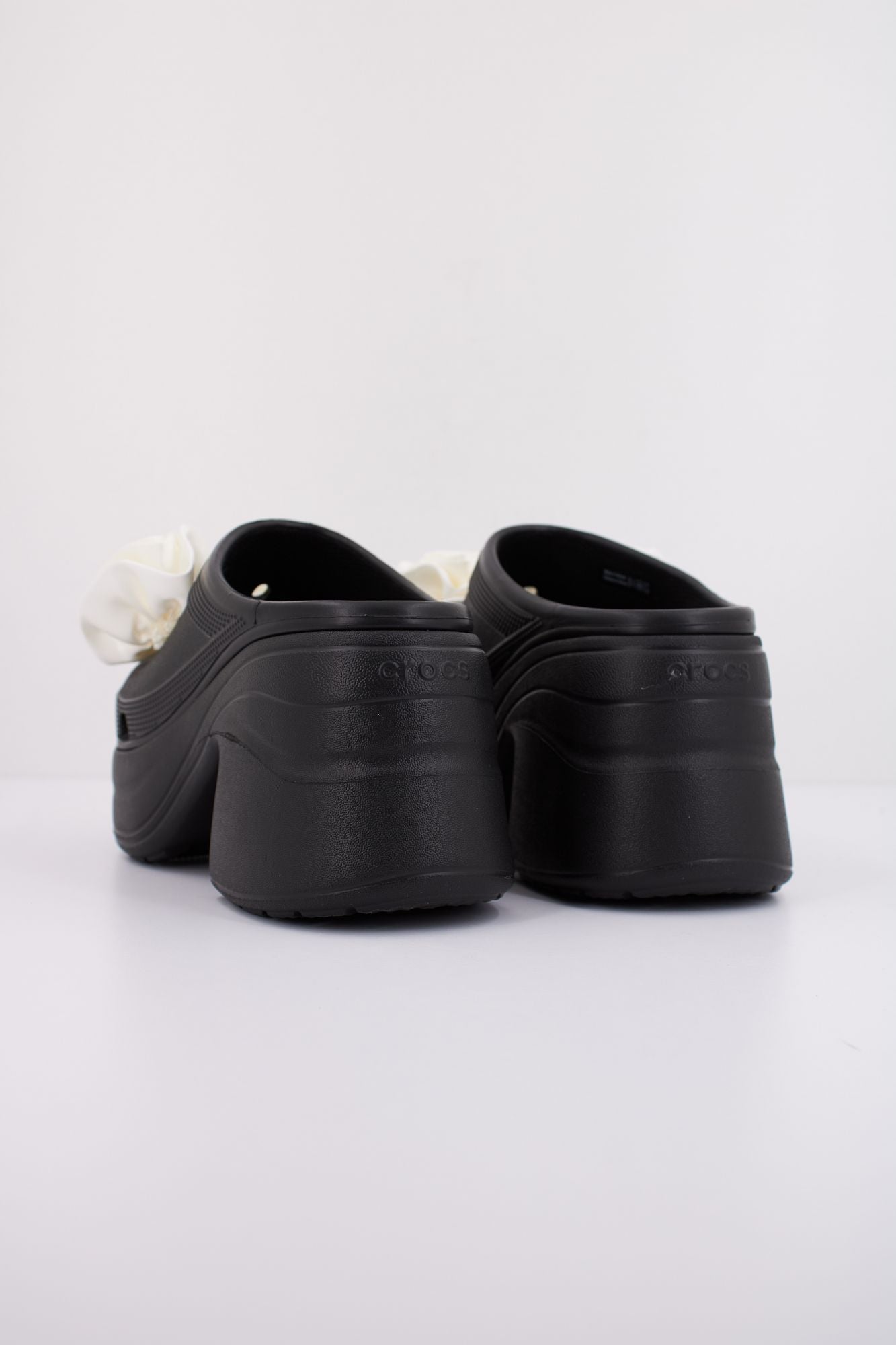 CROCS SIREN ROSETTE CLOG U en color NEGRO (4)