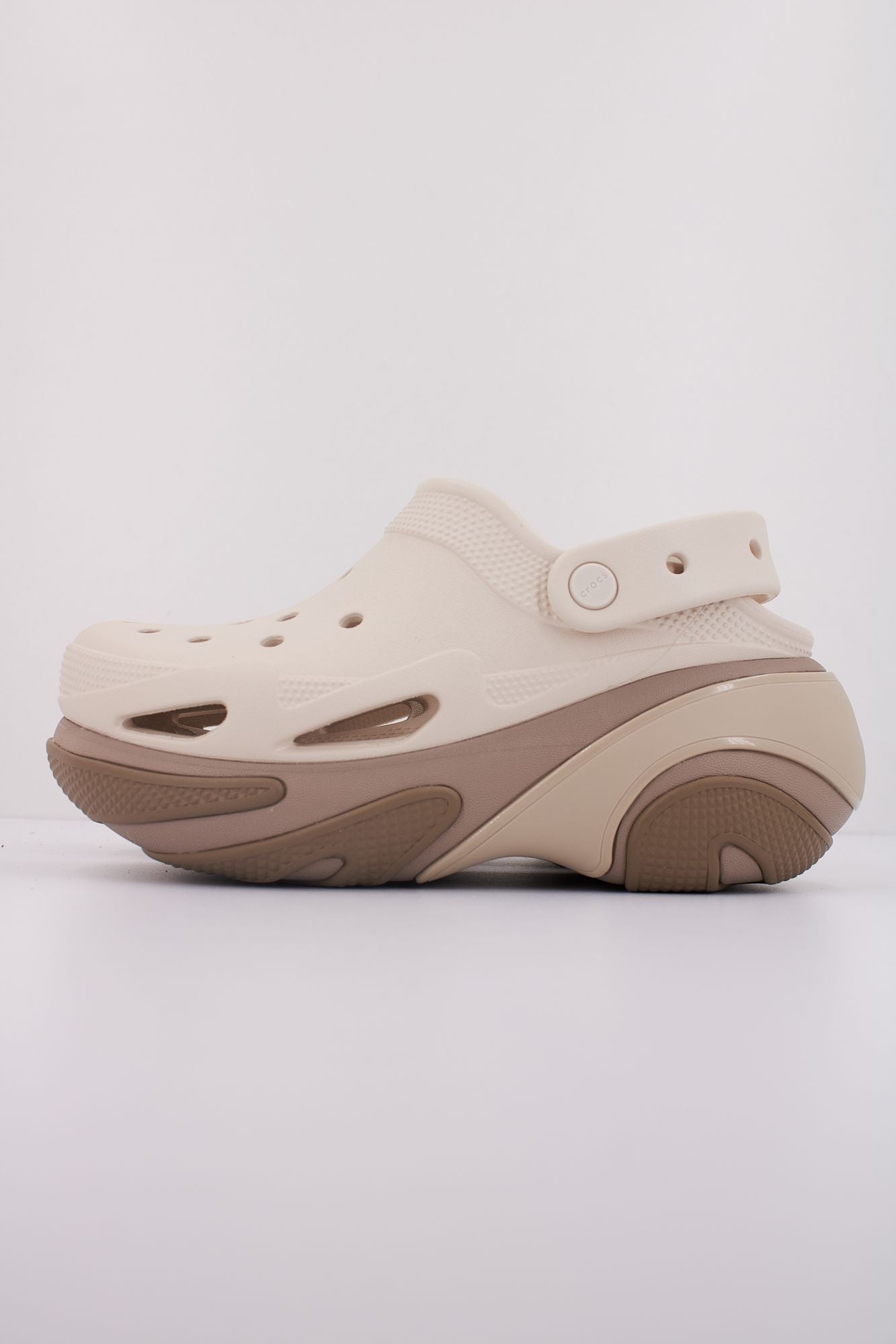 CROCS BUBBLE CRUSH CLOG U en color BEIS (1)