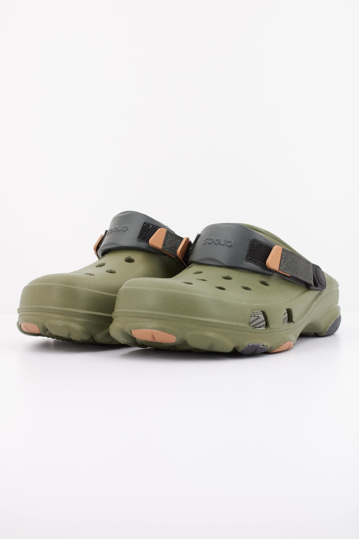 CROCS ALL-TERRAIN CLASSIC en color VERDE (2)