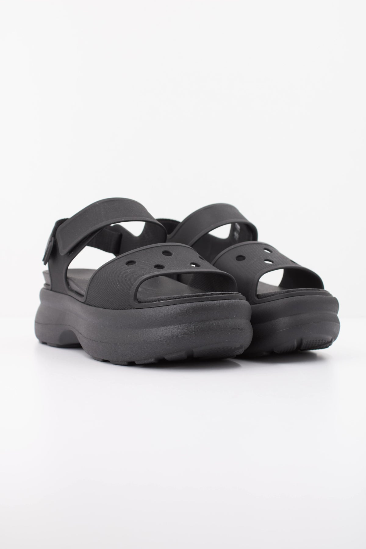 CROCS SOHO Y STRAP en color NEGRO (2)