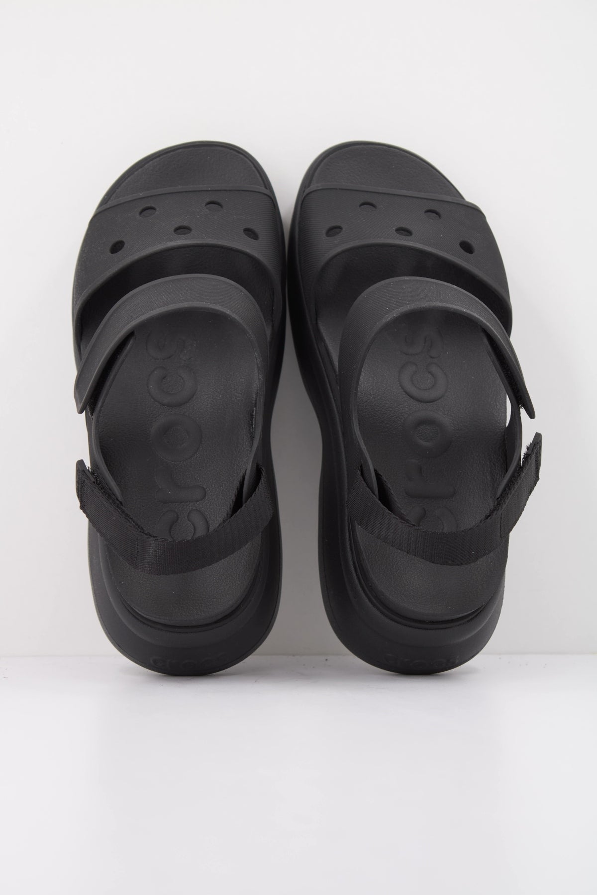 CROCS SOHO Y STRAP en color NEGRO (3)