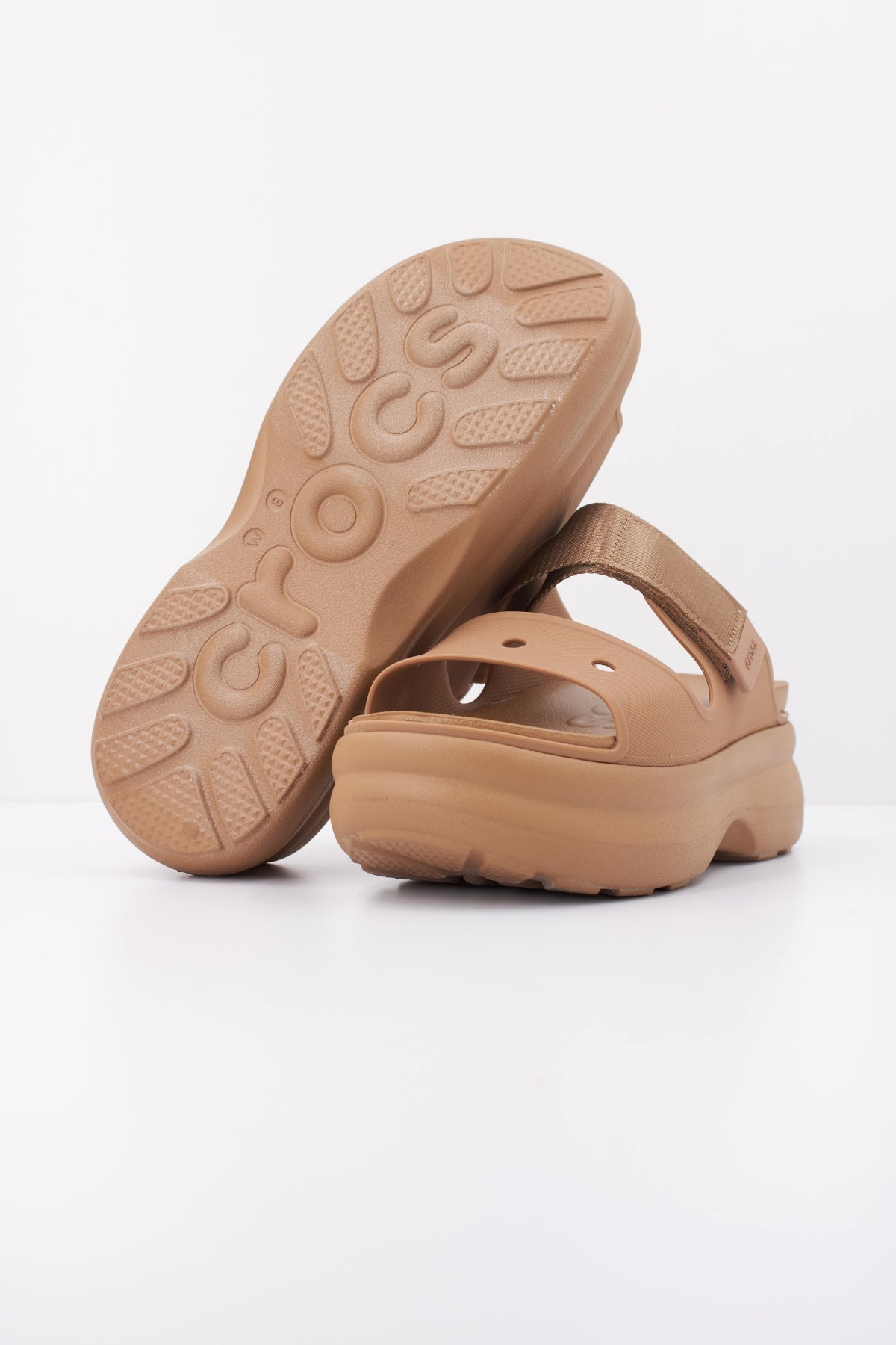 CROCS SOHO TWO STRAP en color MARRON (5)