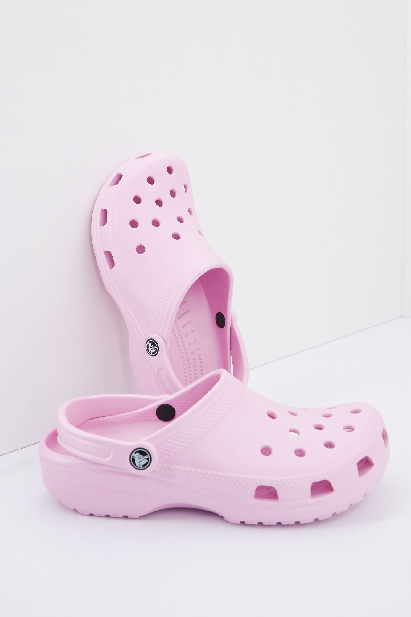 CROCS CLASSIC U en color ROSA (3)