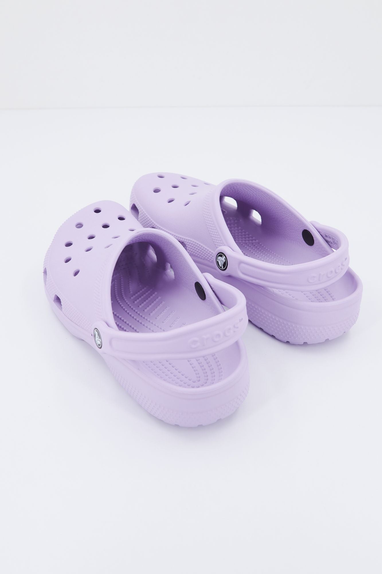 CROCS CLASSIC U en color VIOLETA (3)