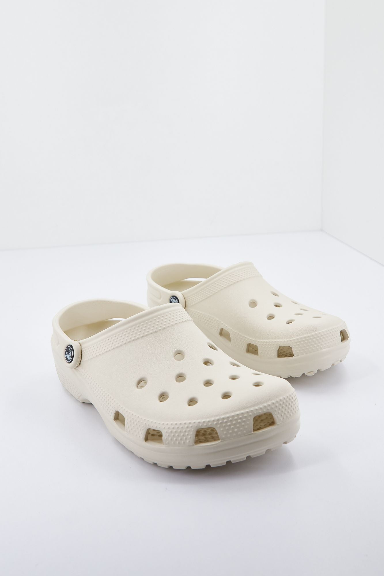 CROCS CLASSIC U en color BEIS (1)