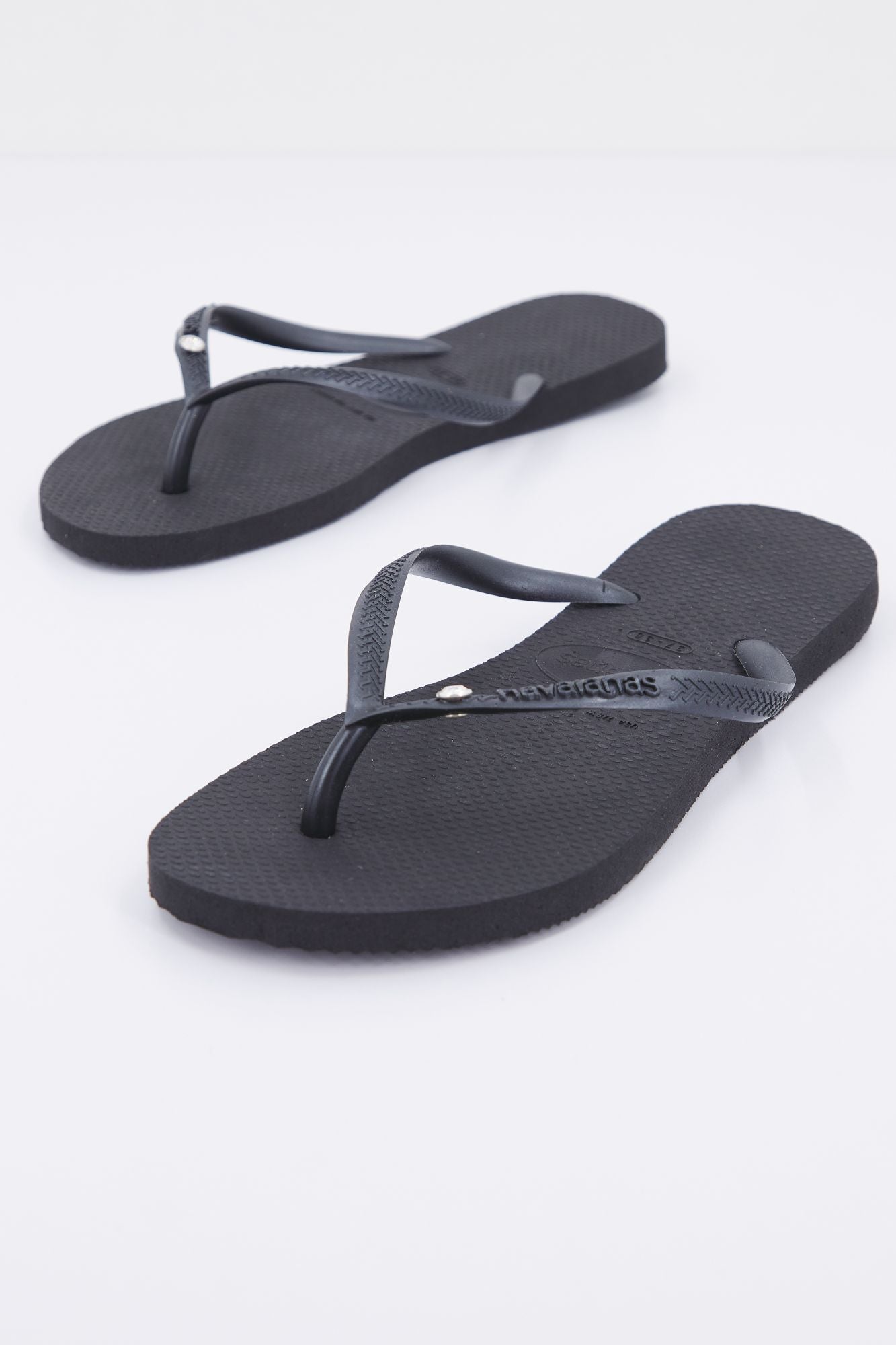 HAVAIANAS SLIM CRYSTAL SW II en color NEGRO (2)