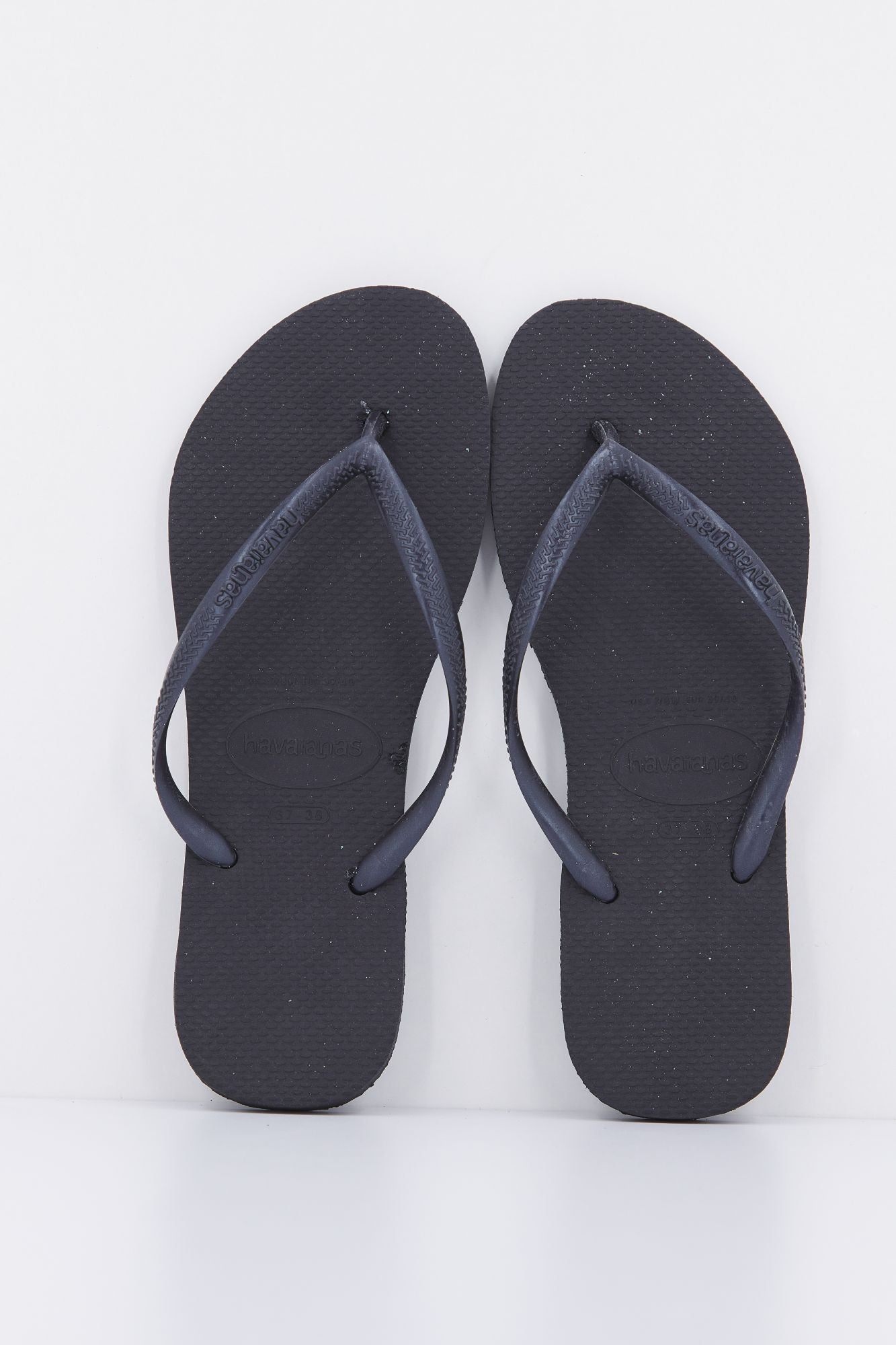 HAVAIANAS SLIM en color NEGRO (1)