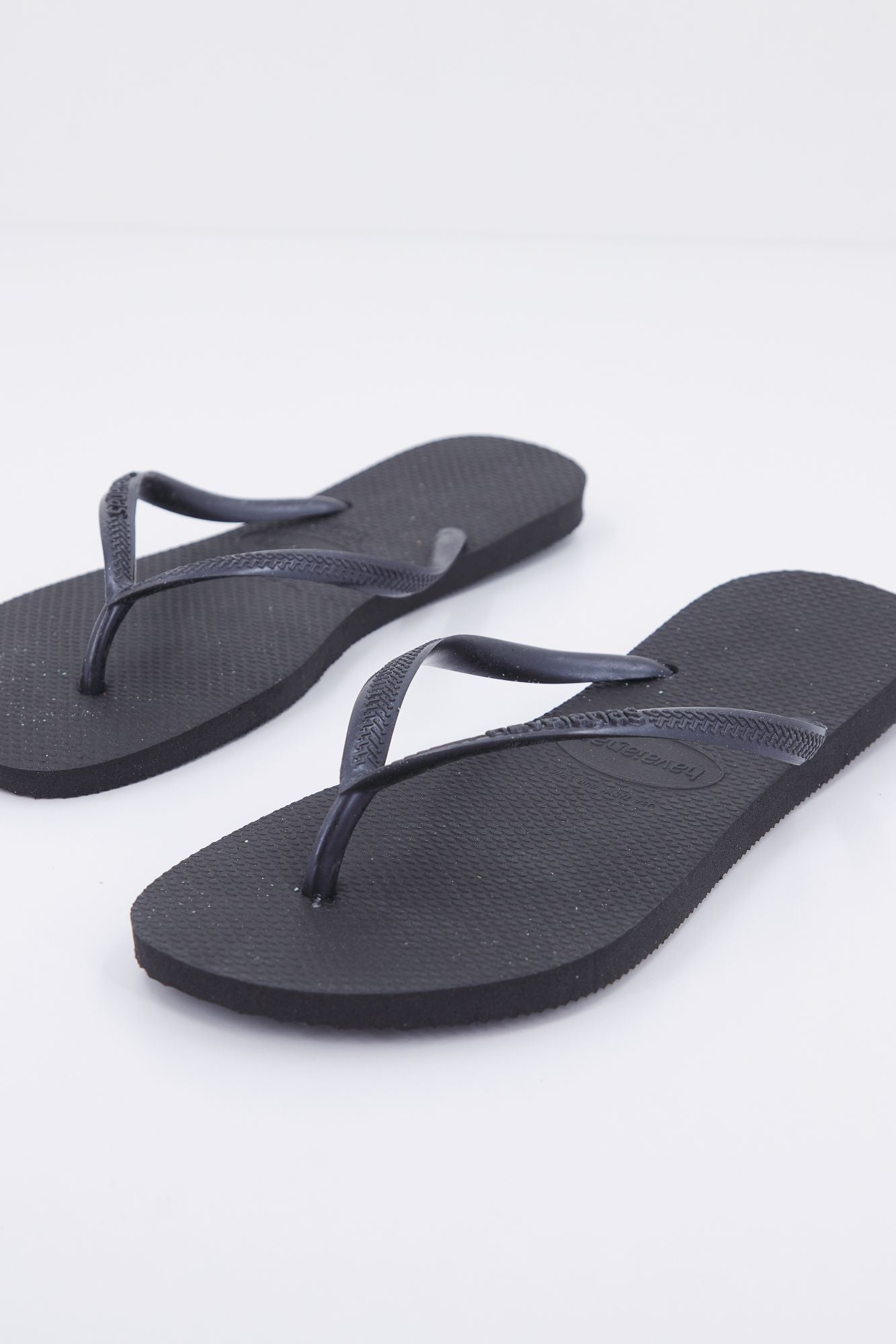 HAVAIANAS SLIM en color NEGRO (2)