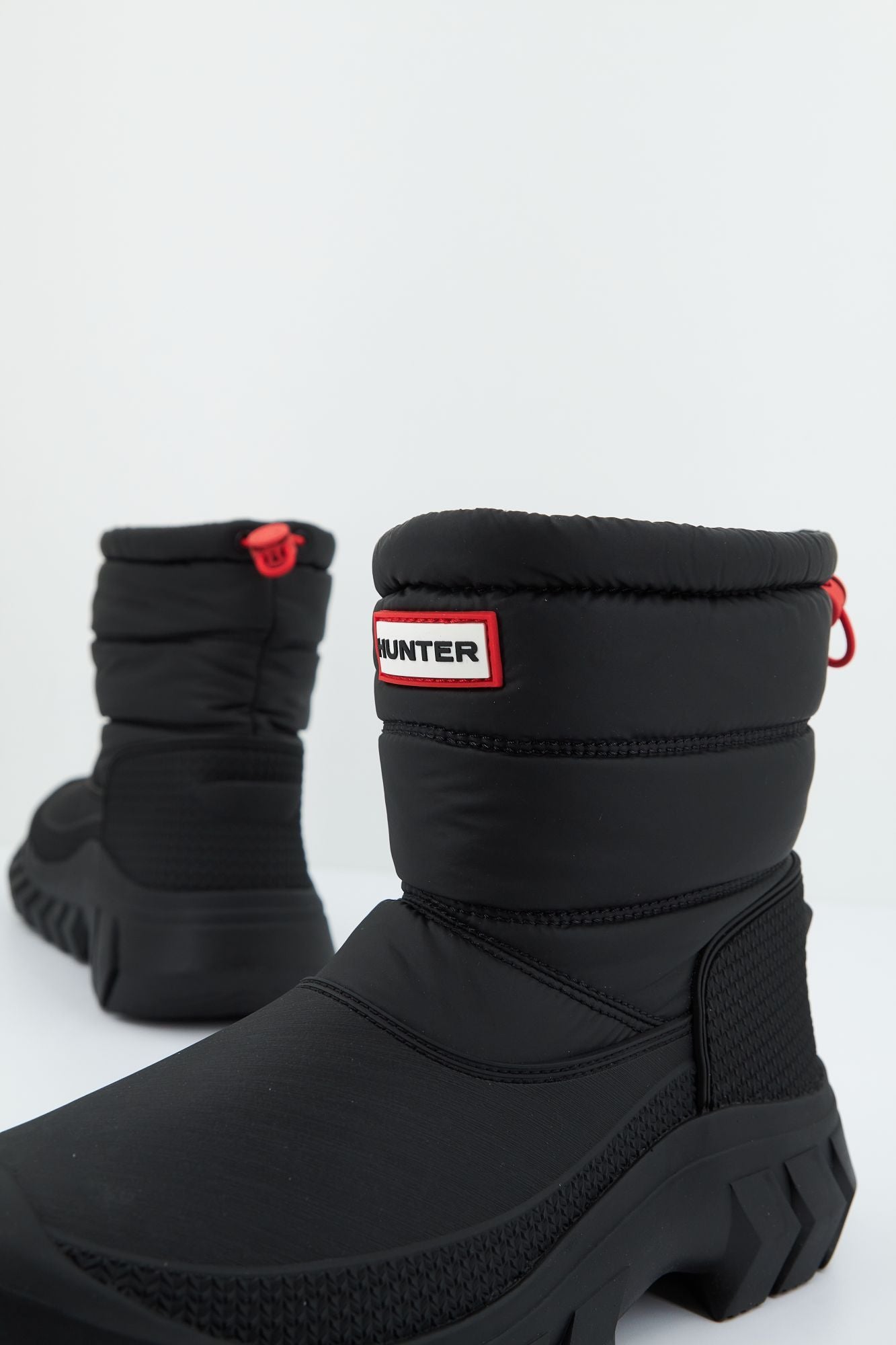 HUNTER INTREPID SHORT SNOW BOOT en color NEGRO (4)