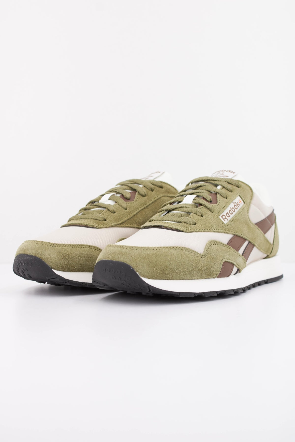 REEBOK CLASSIC NYLON en color VERDE (2)