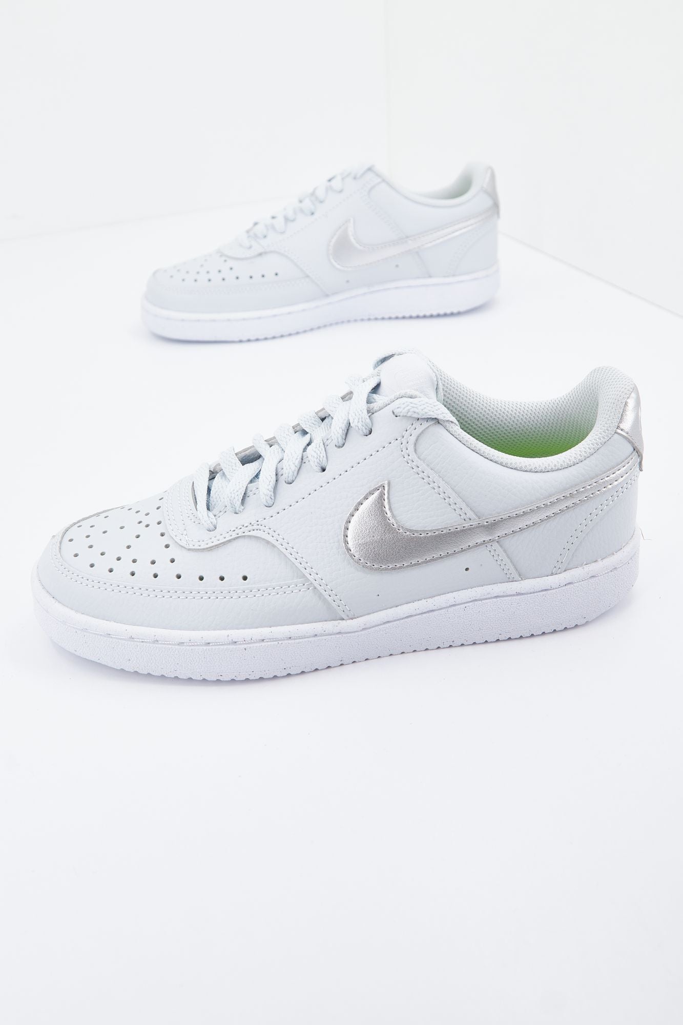 NIKE COURT VISION LOW BE WOM en color AZUL (1)