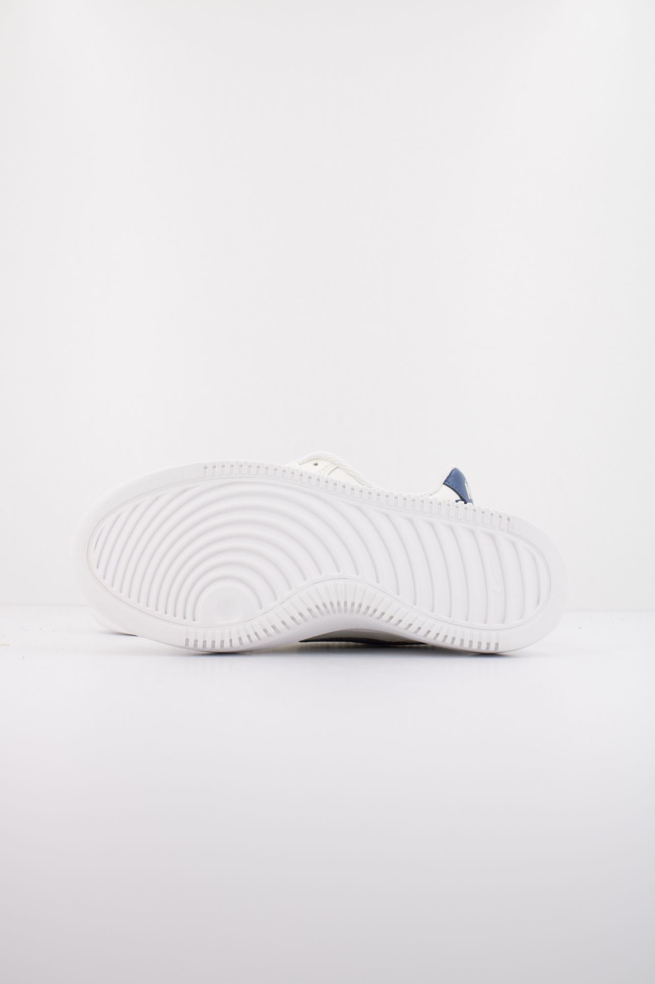 NIKE COURT VISION ALTA en color BLANCO (5)