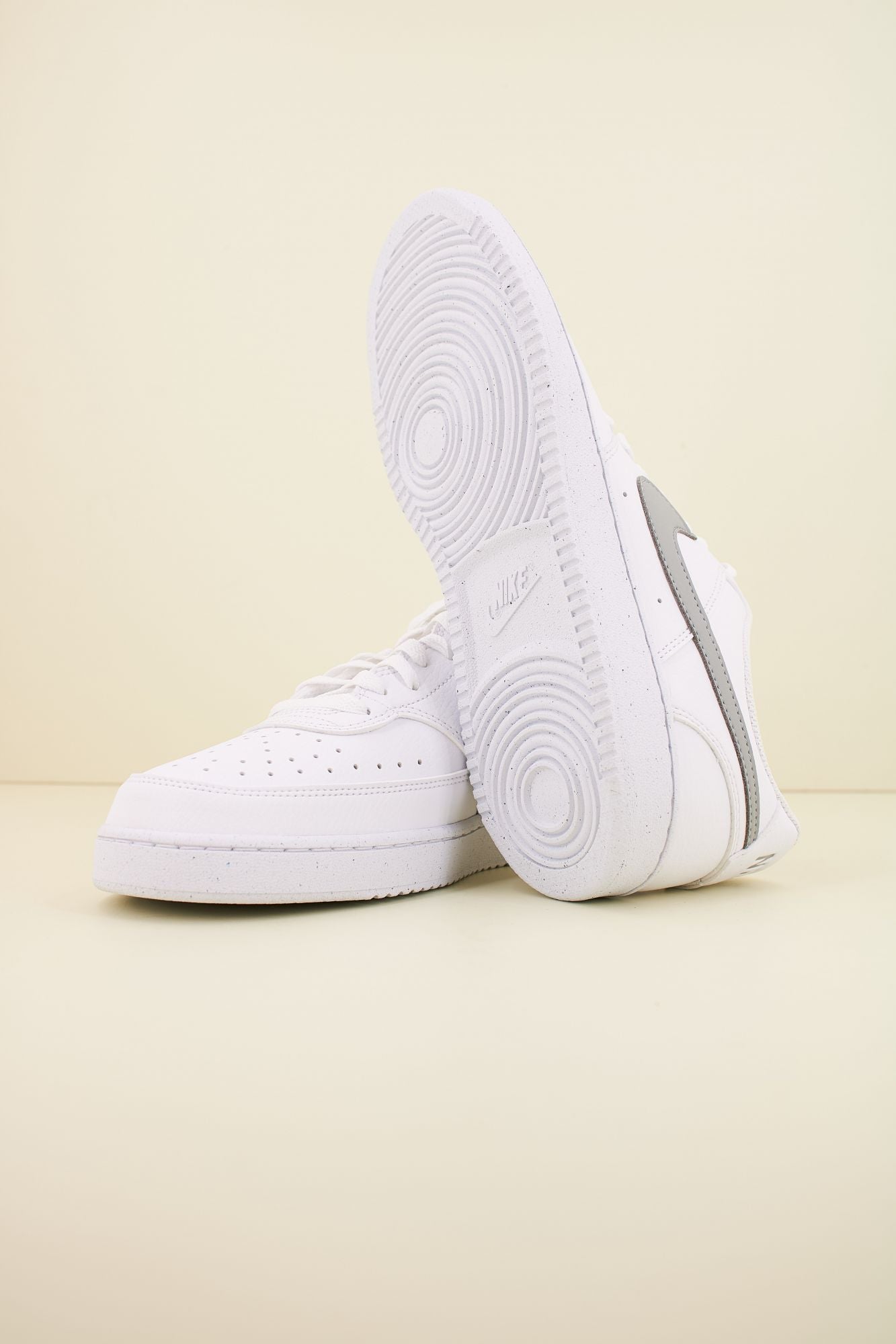 NIKE VISION LOW NEXT NATURE en color BLANCO (4)