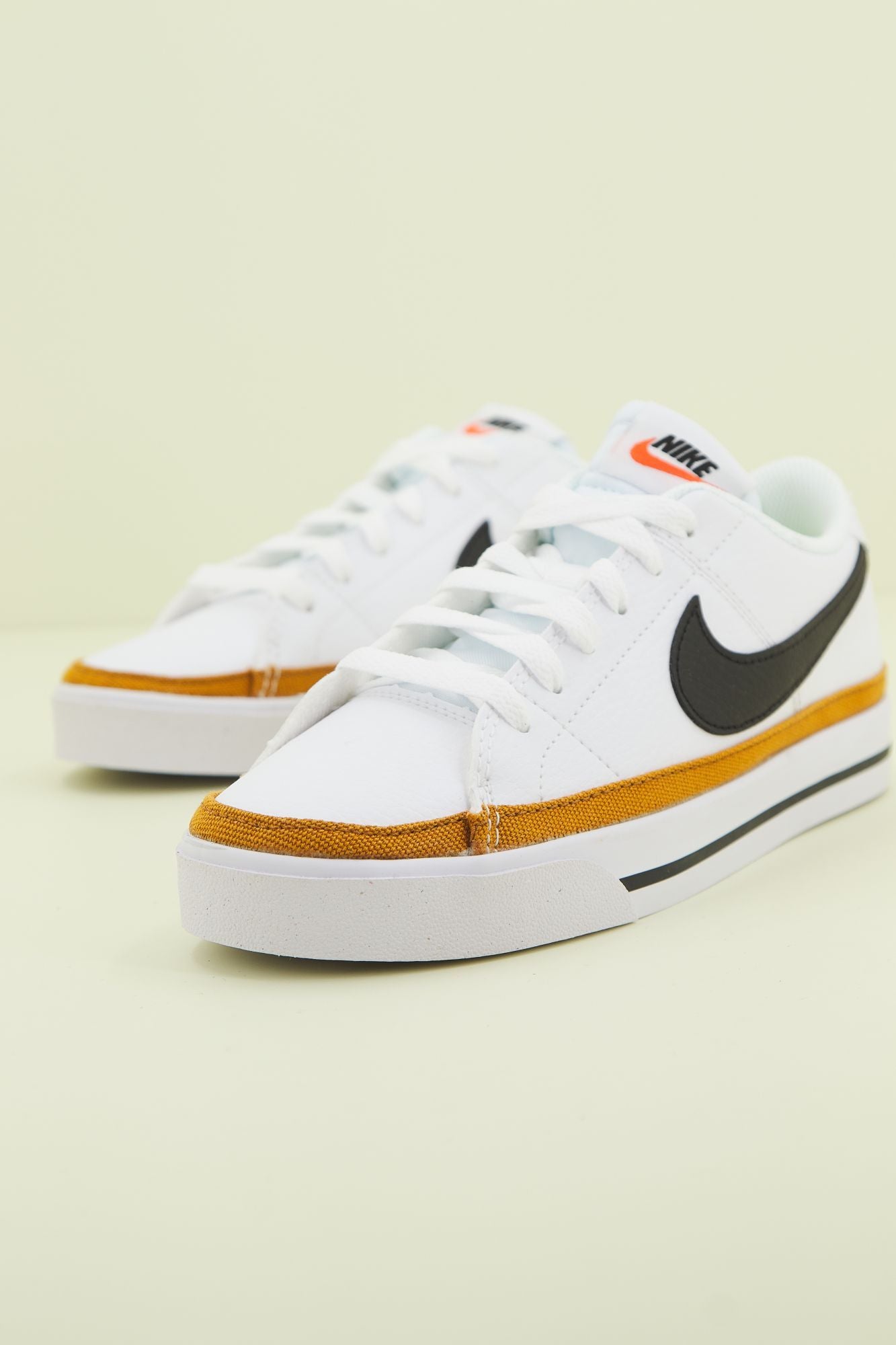 NIKE COURT LEGACY NEXT NATUR en color BLANCO (2)