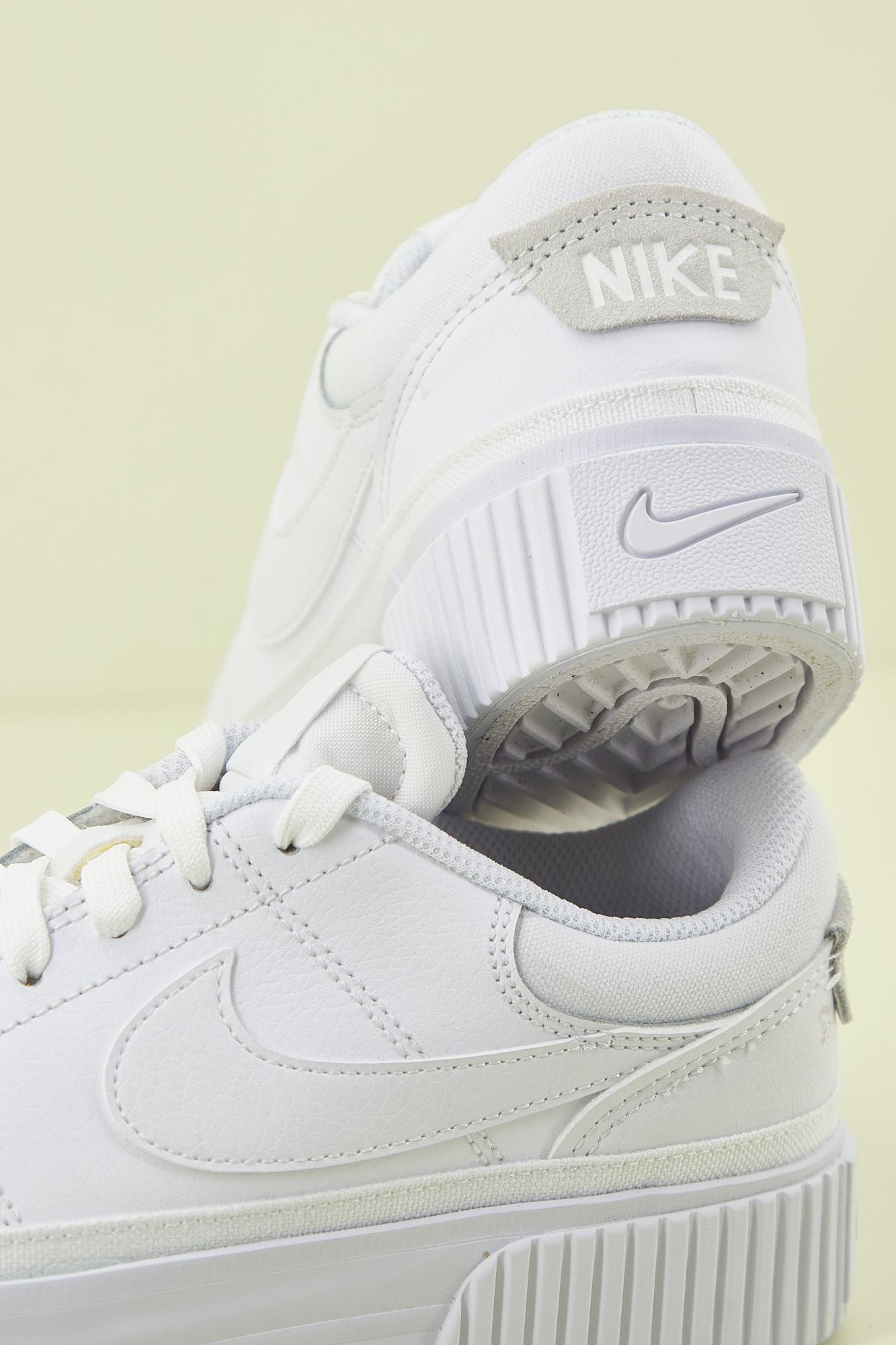 NIKE COURT LEGACY LIFT en color BLANCO (4)